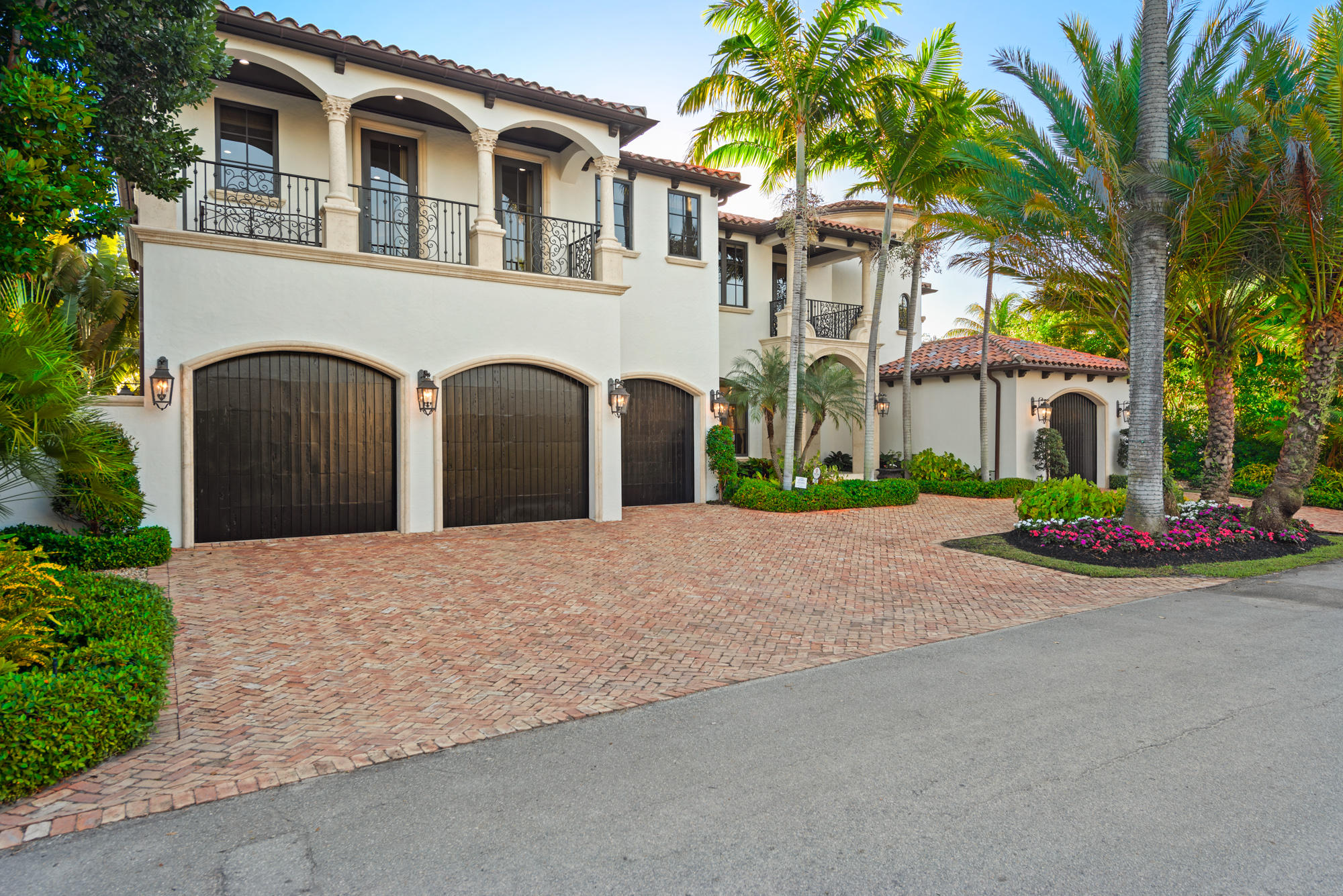 CORAL ISLES - Residential