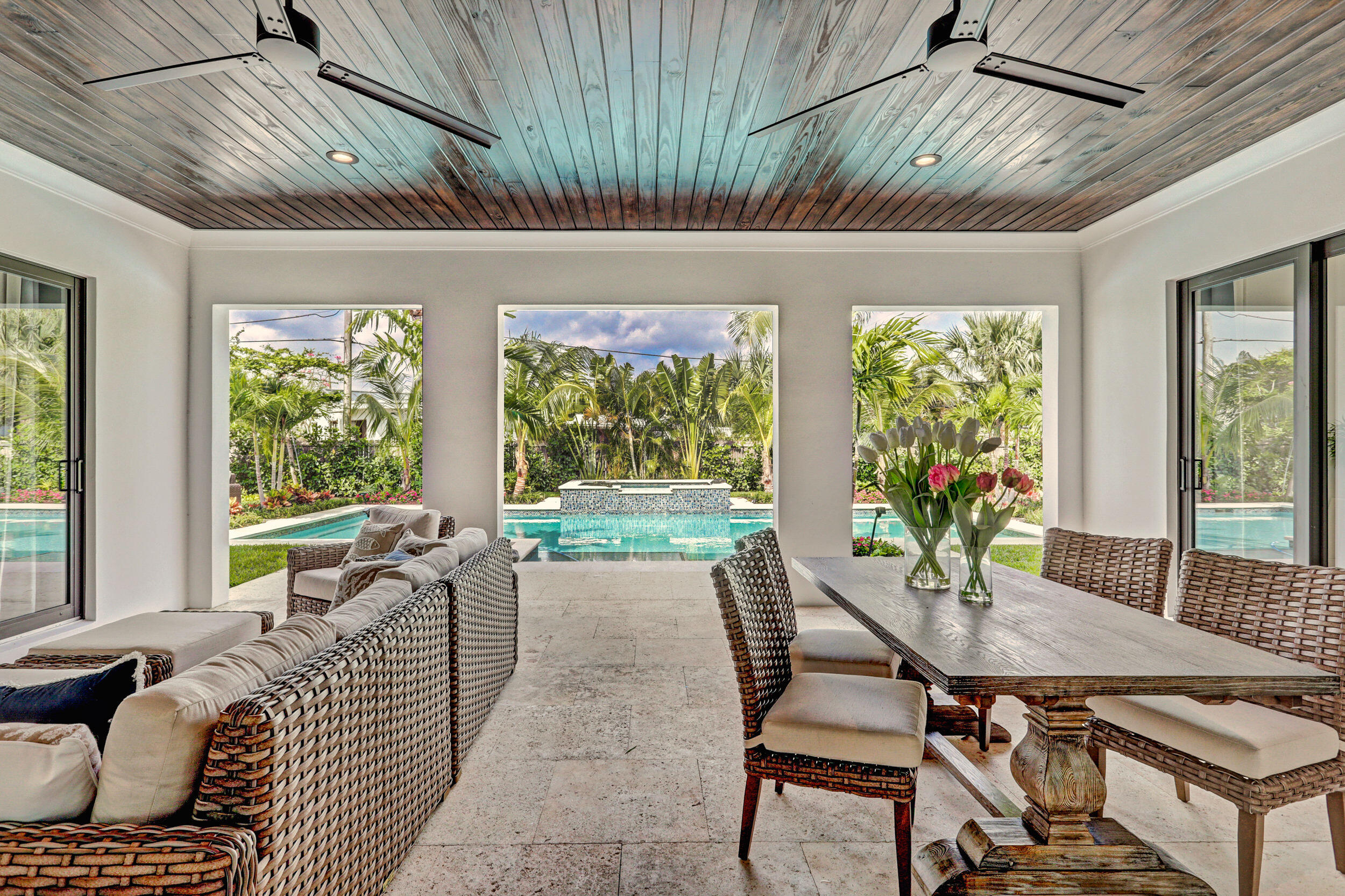 LITTLE RANCHES IN - Residential