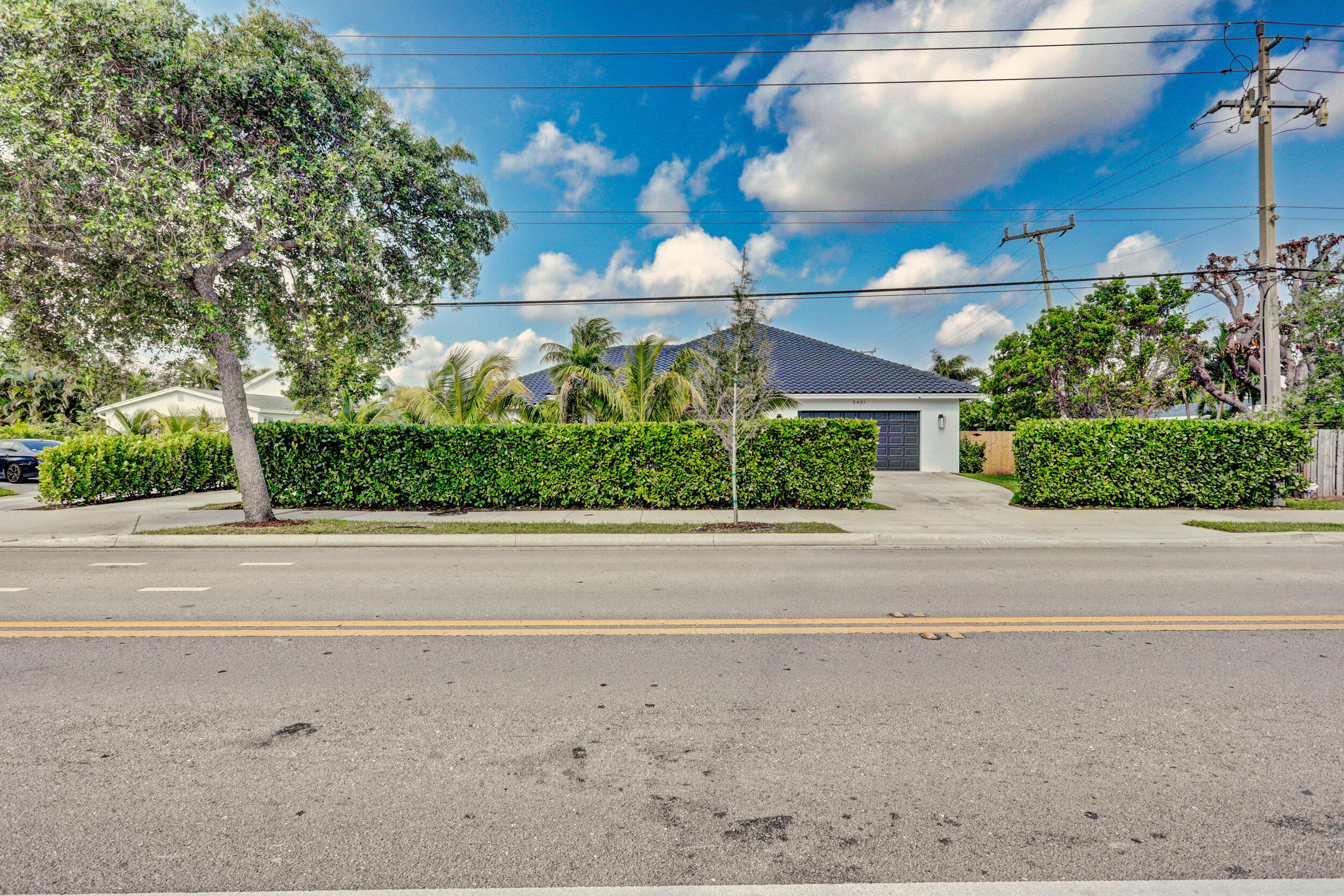 LITTLE RANCHES IN - Residential