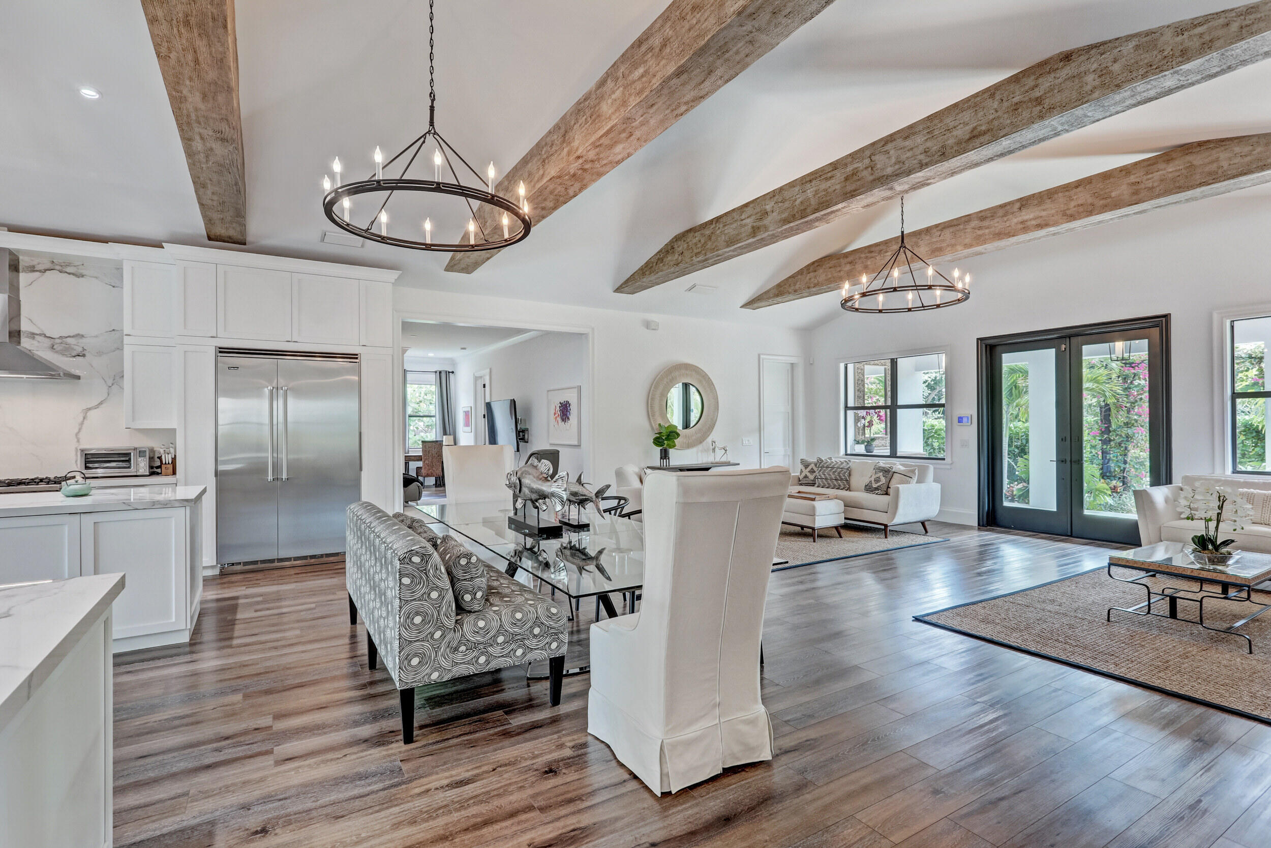 LITTLE RANCHES IN - Residential