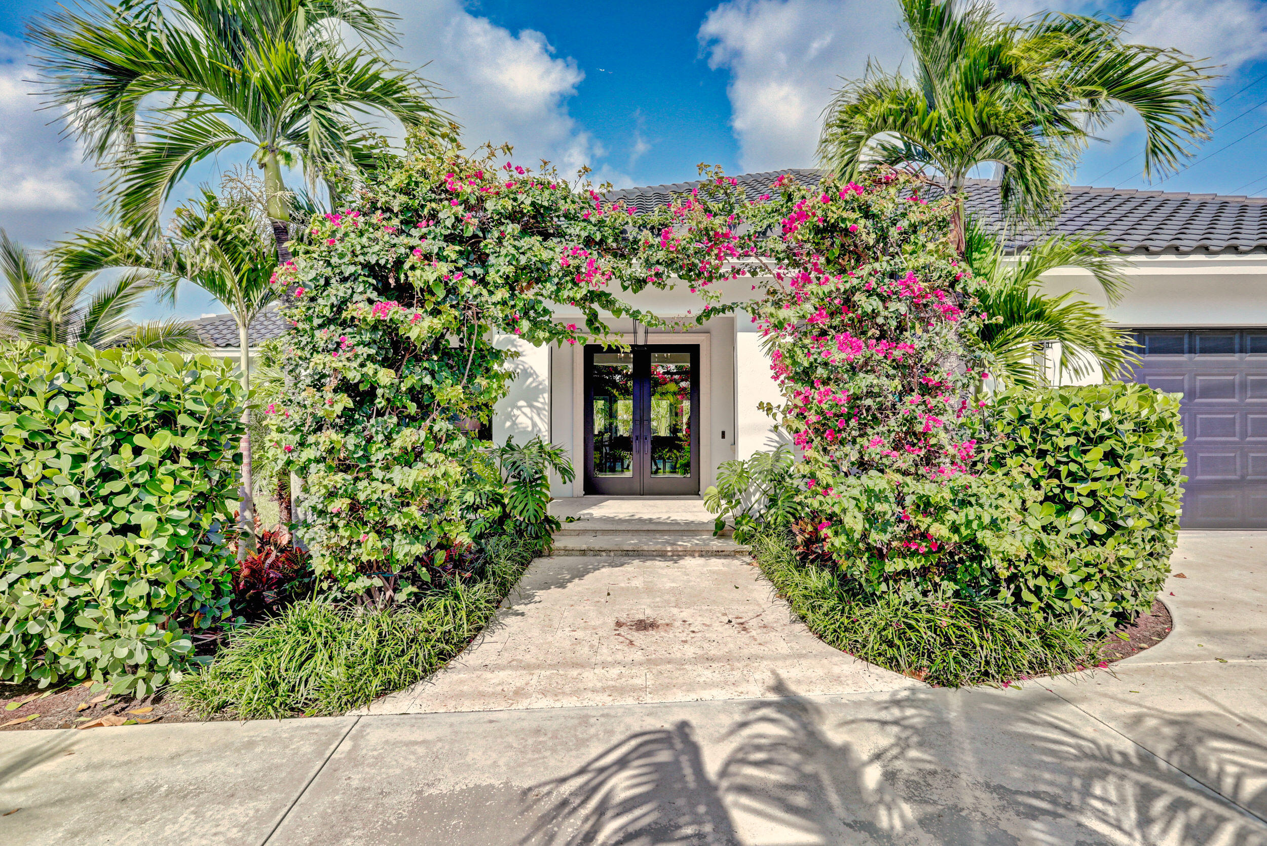 LITTLE RANCHES IN - Residential