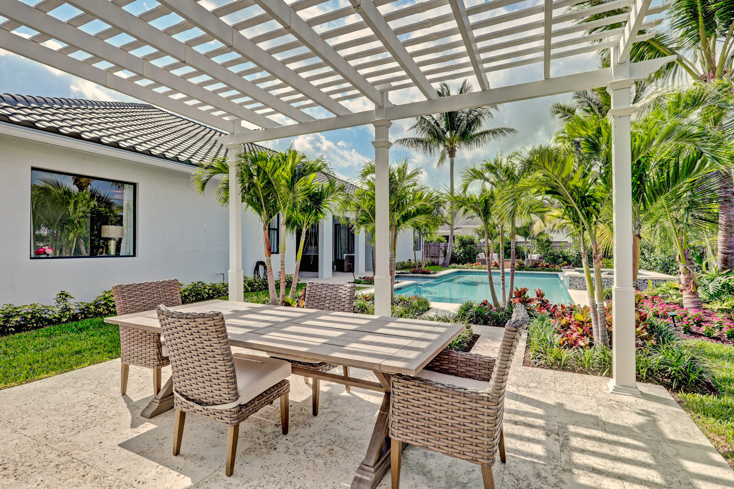 LITTLE RANCHES IN - Residential