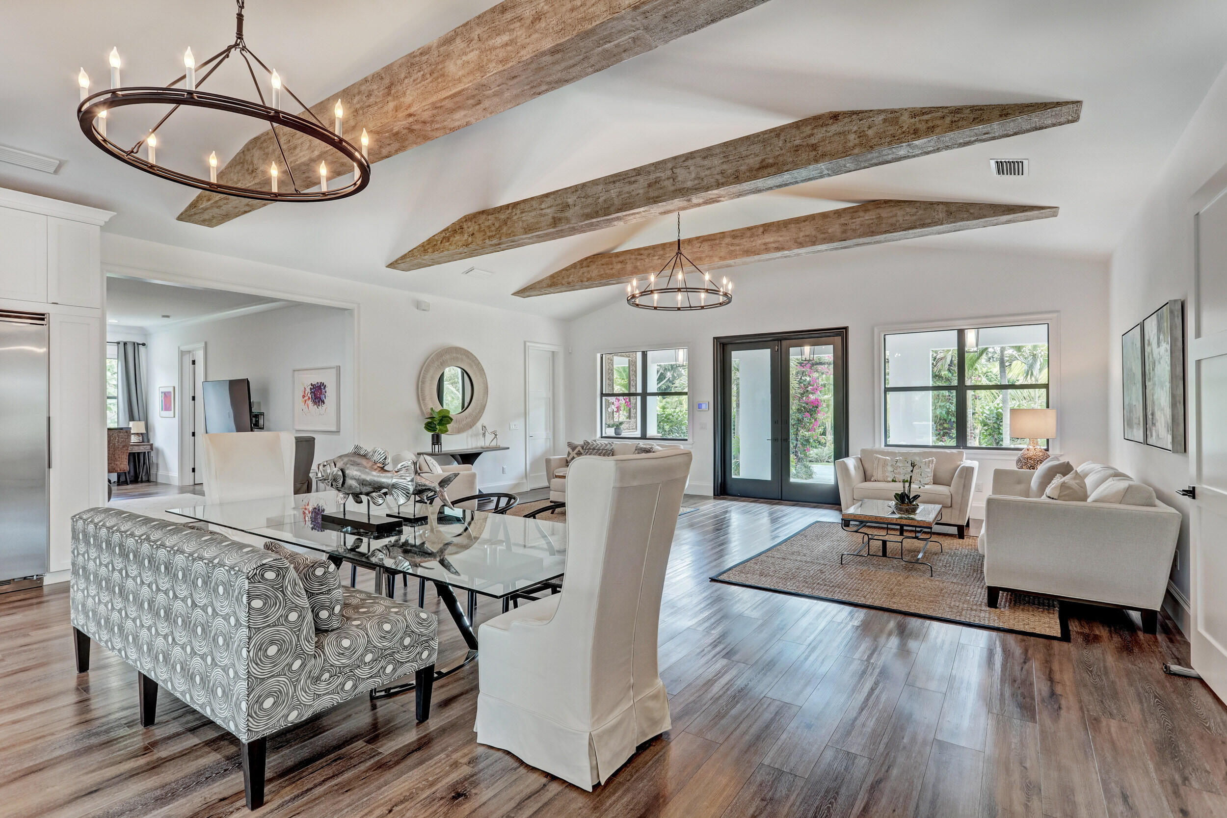 LITTLE RANCHES IN - Residential