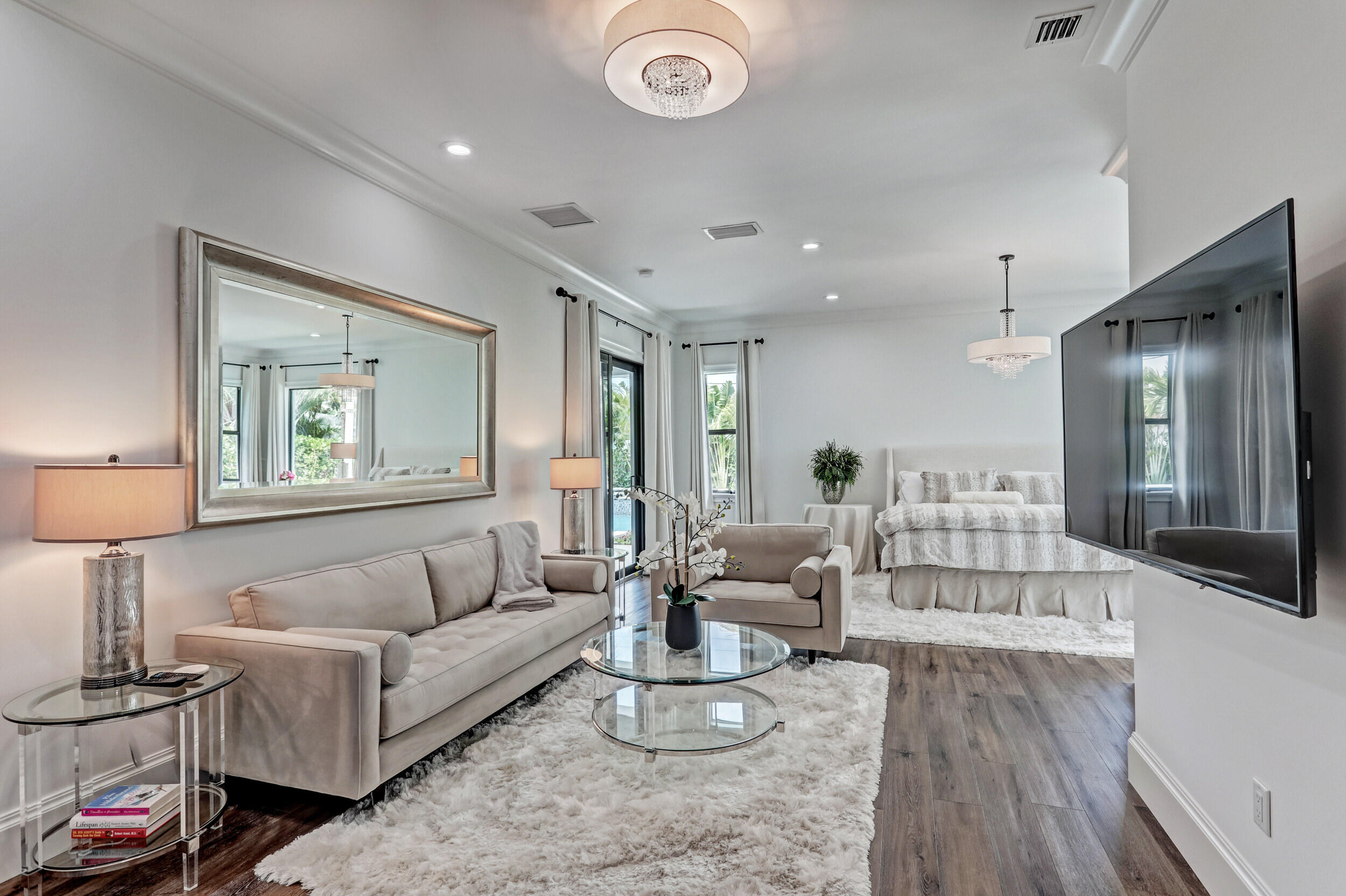 LITTLE RANCHES IN - Residential