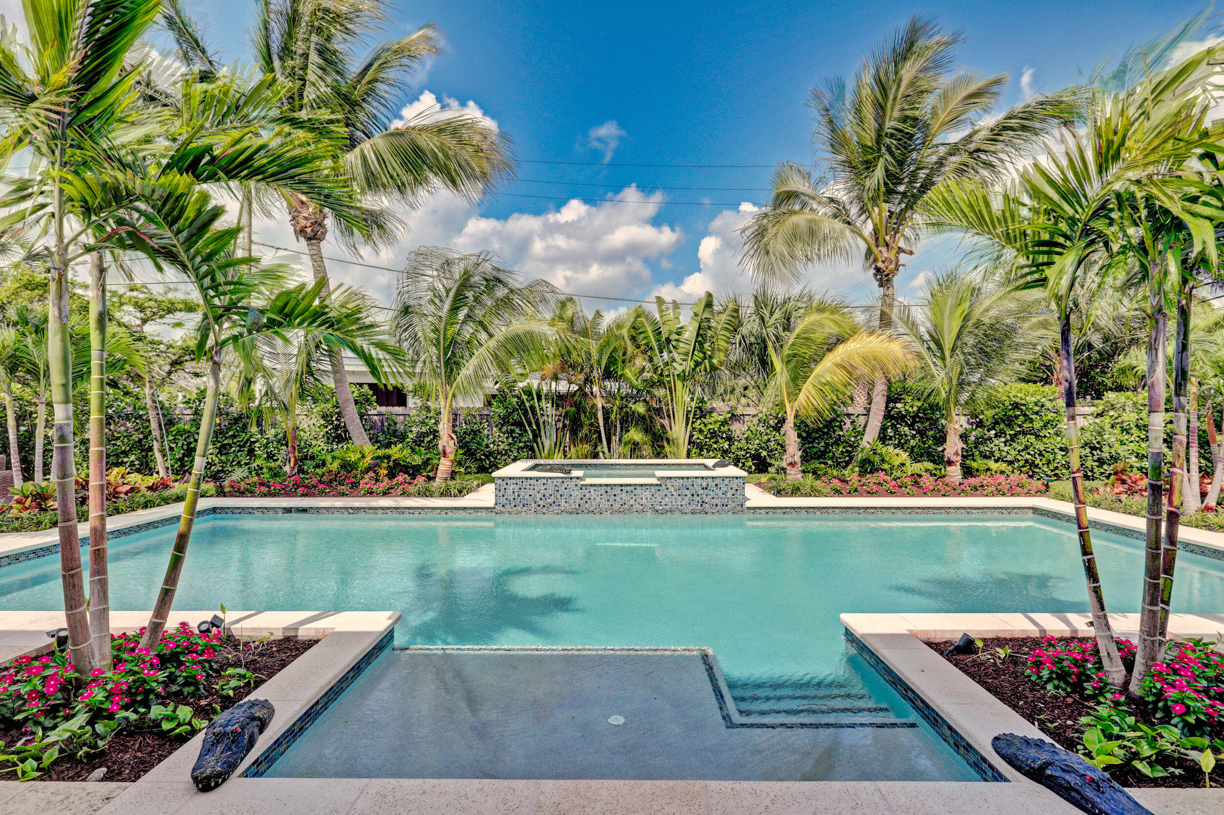 LITTLE RANCHES IN - Residential