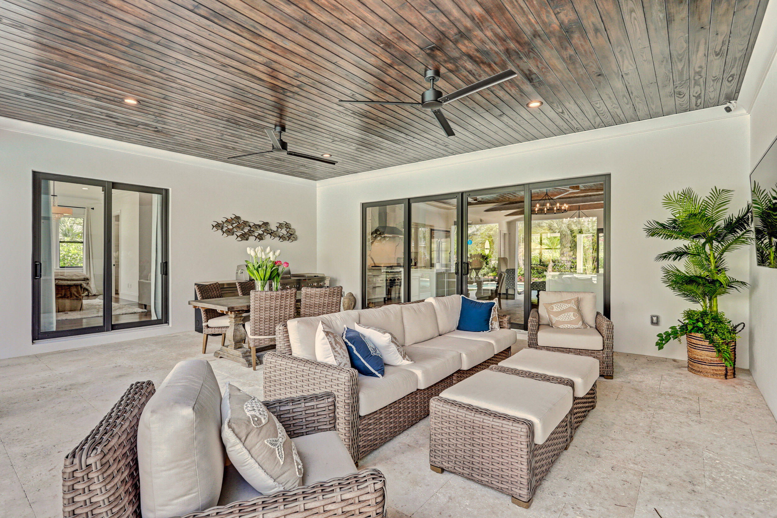 LITTLE RANCHES IN - Residential