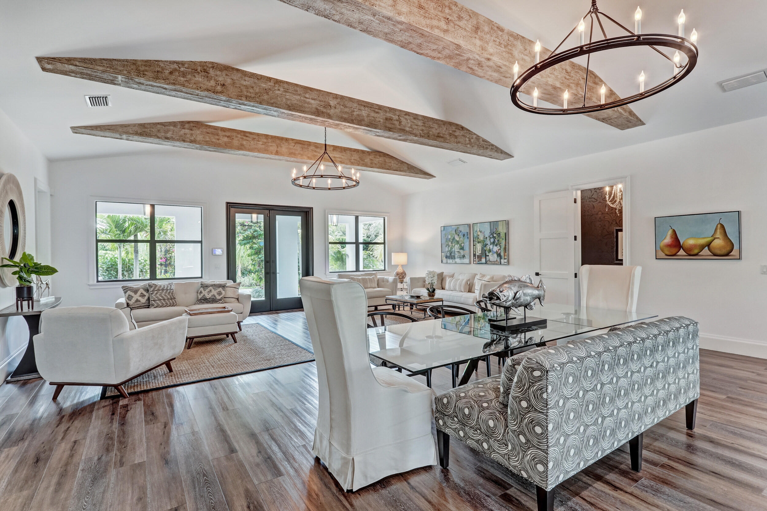 LITTLE RANCHES IN - Residential