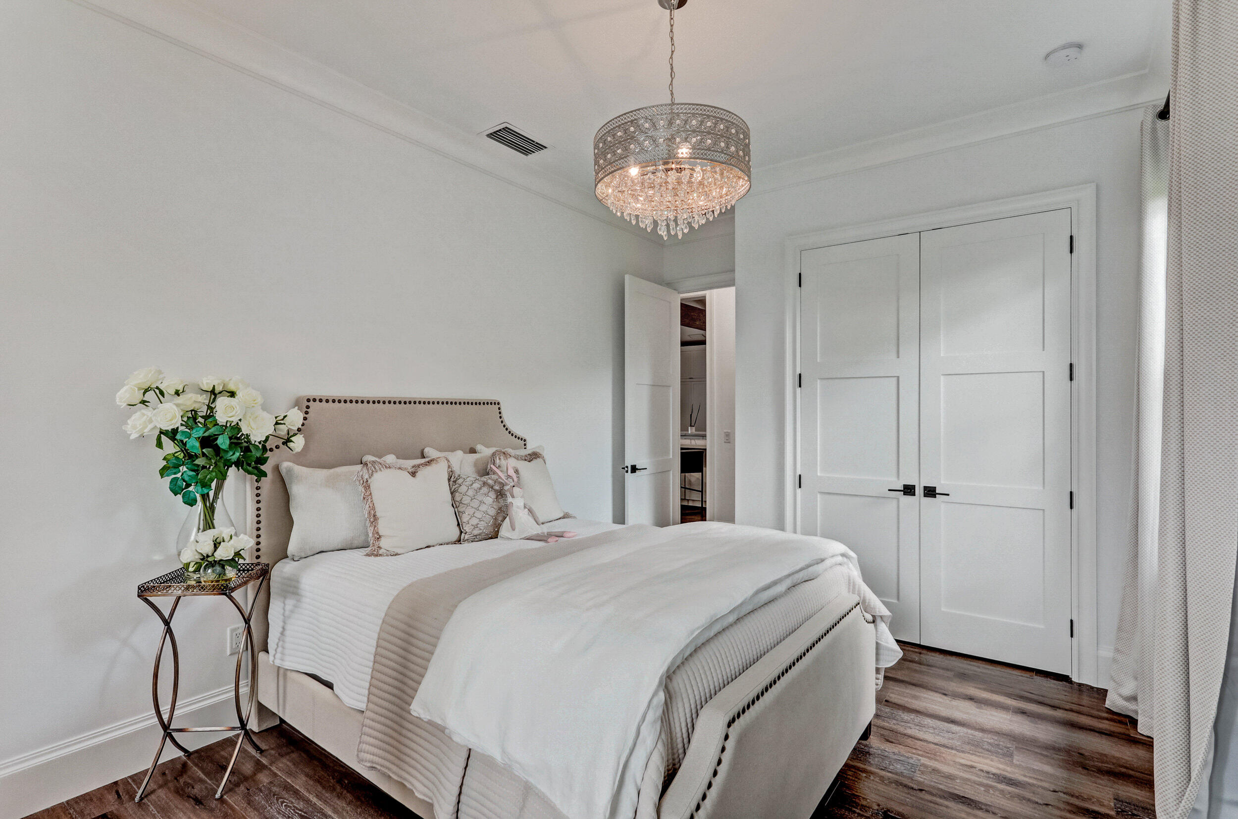 LITTLE RANCHES IN - Residential