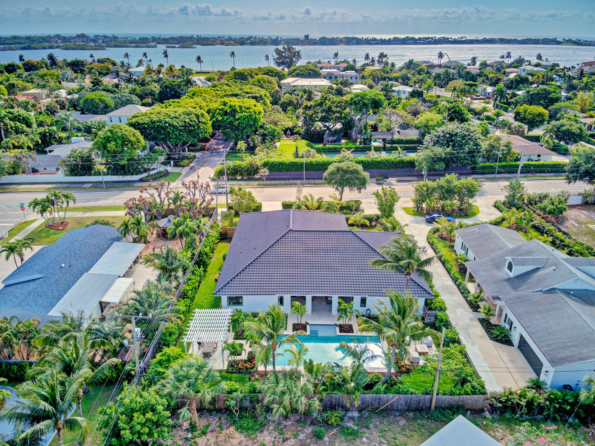 LITTLE RANCHES IN - Residential