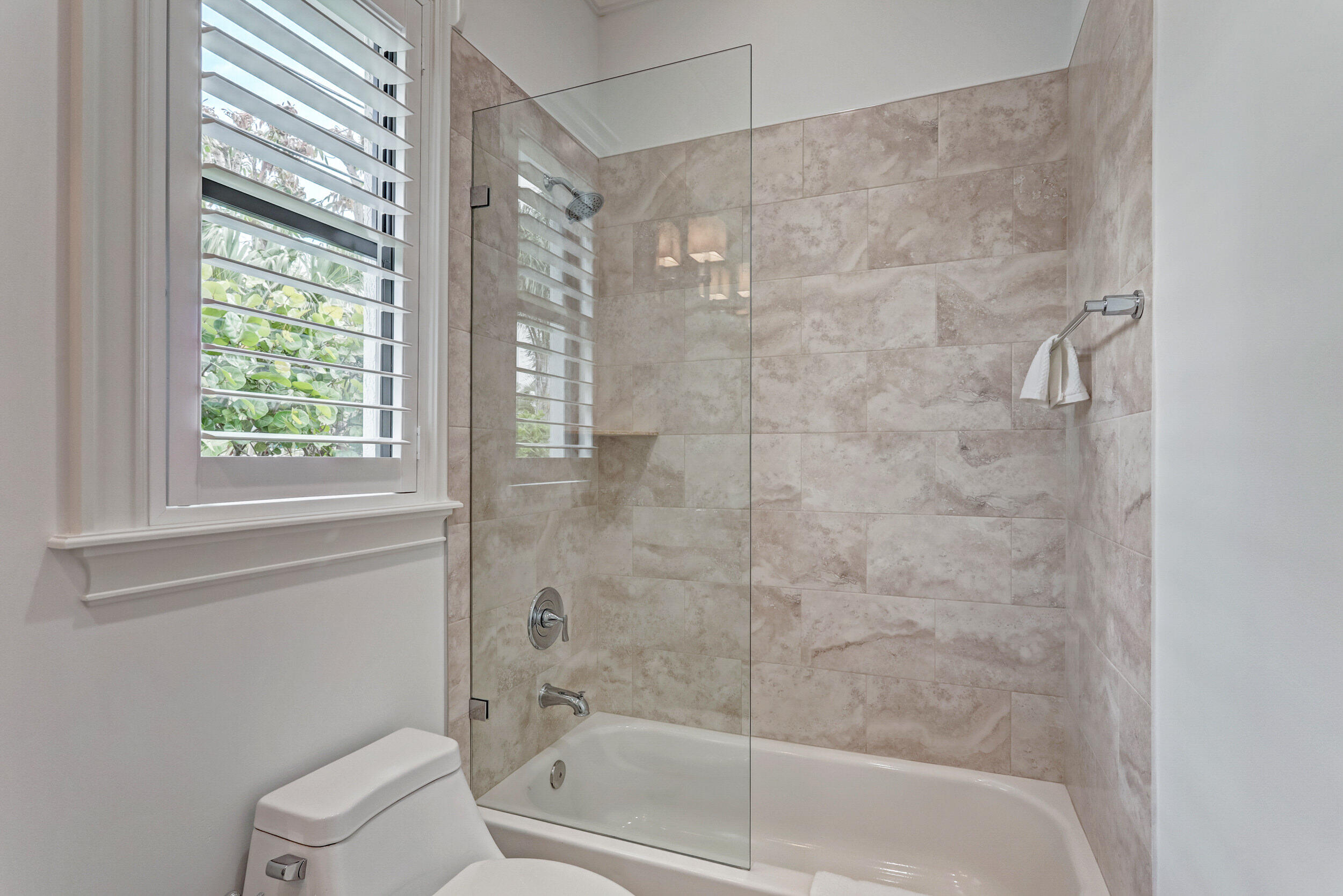 LITTLE RANCHES IN - Residential