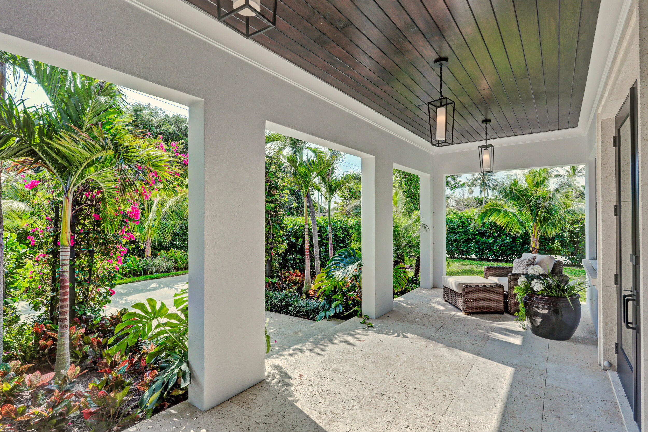 LITTLE RANCHES IN - Residential