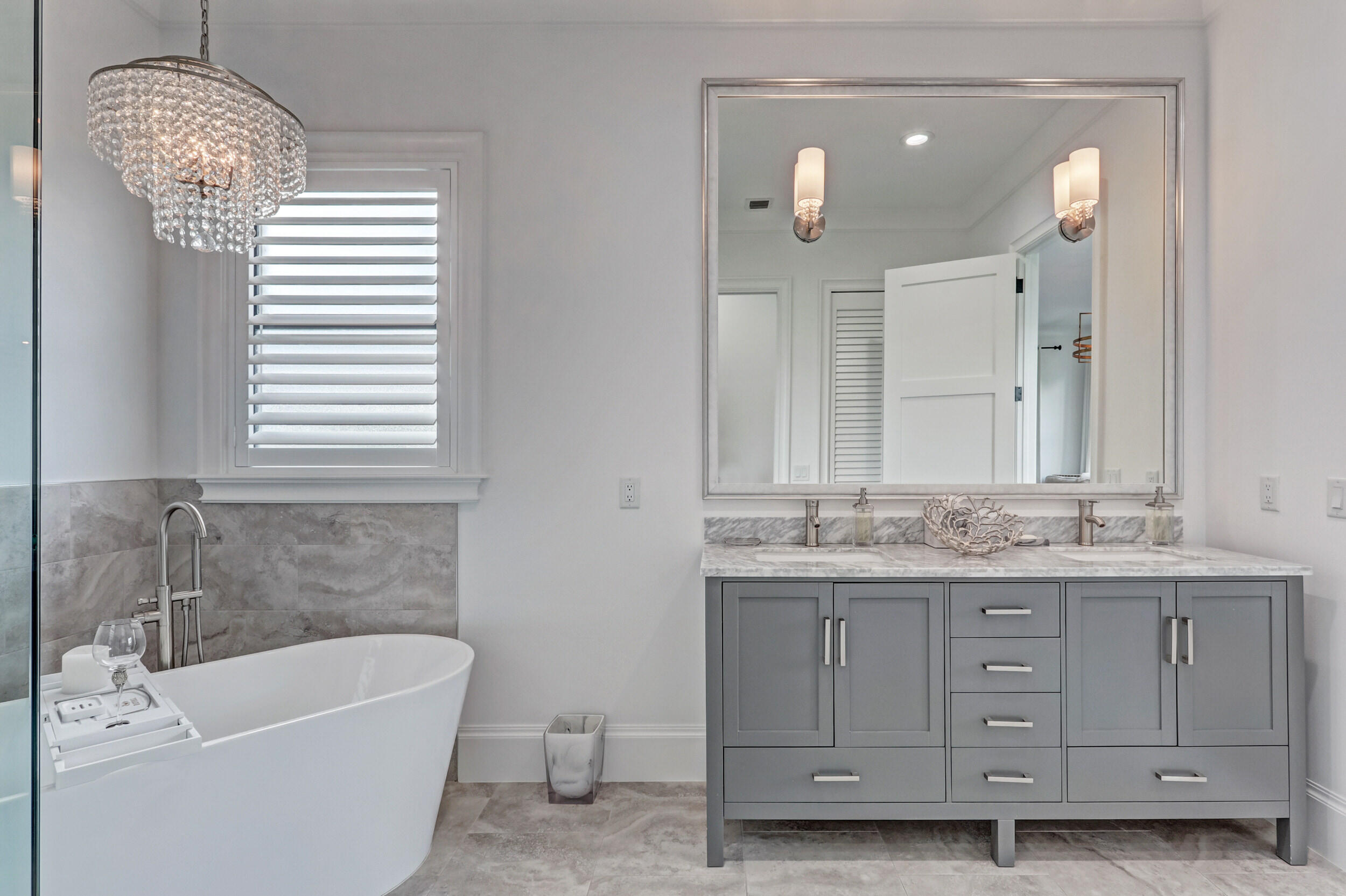 LITTLE RANCHES IN - Residential