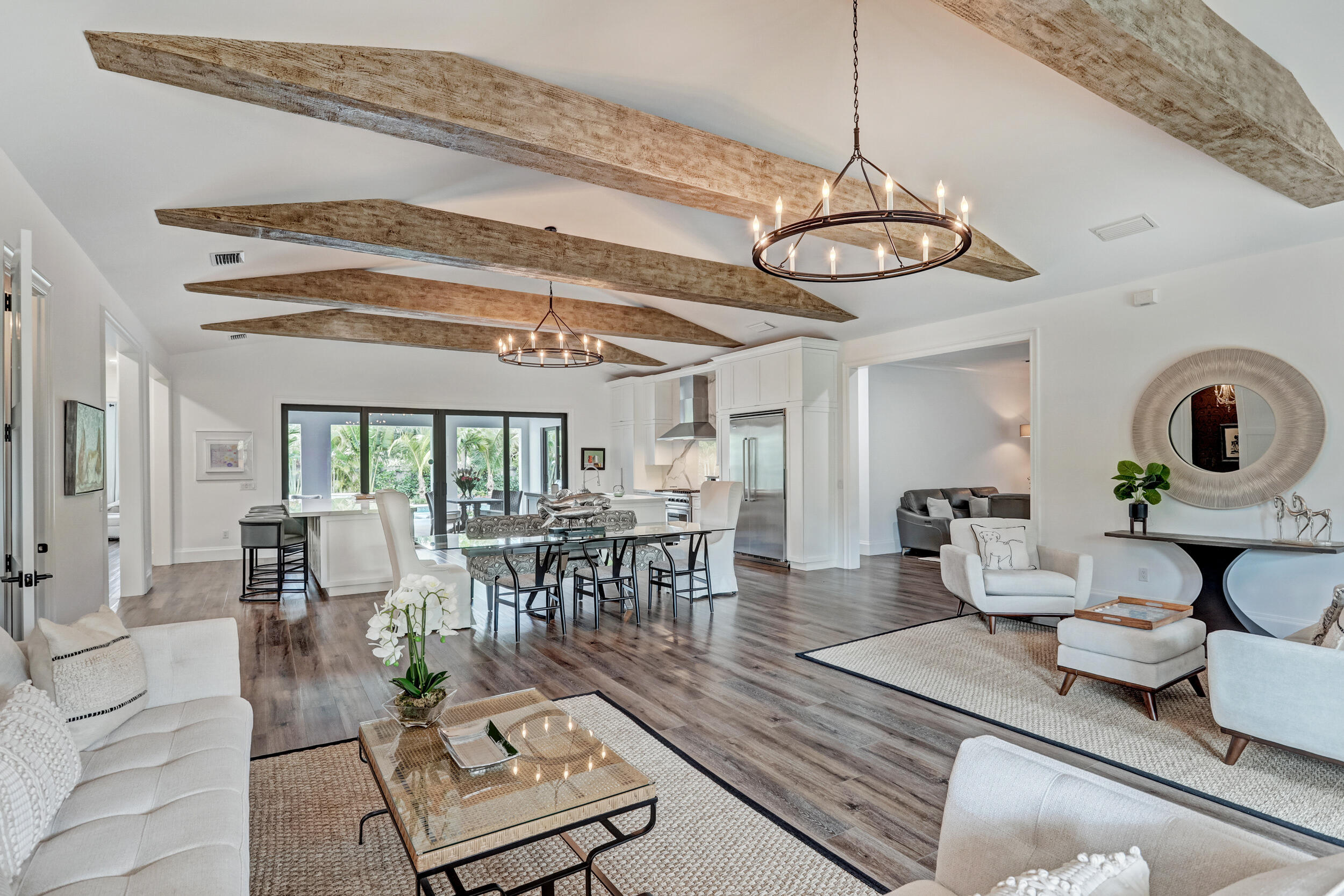 LITTLE RANCHES IN - Residential