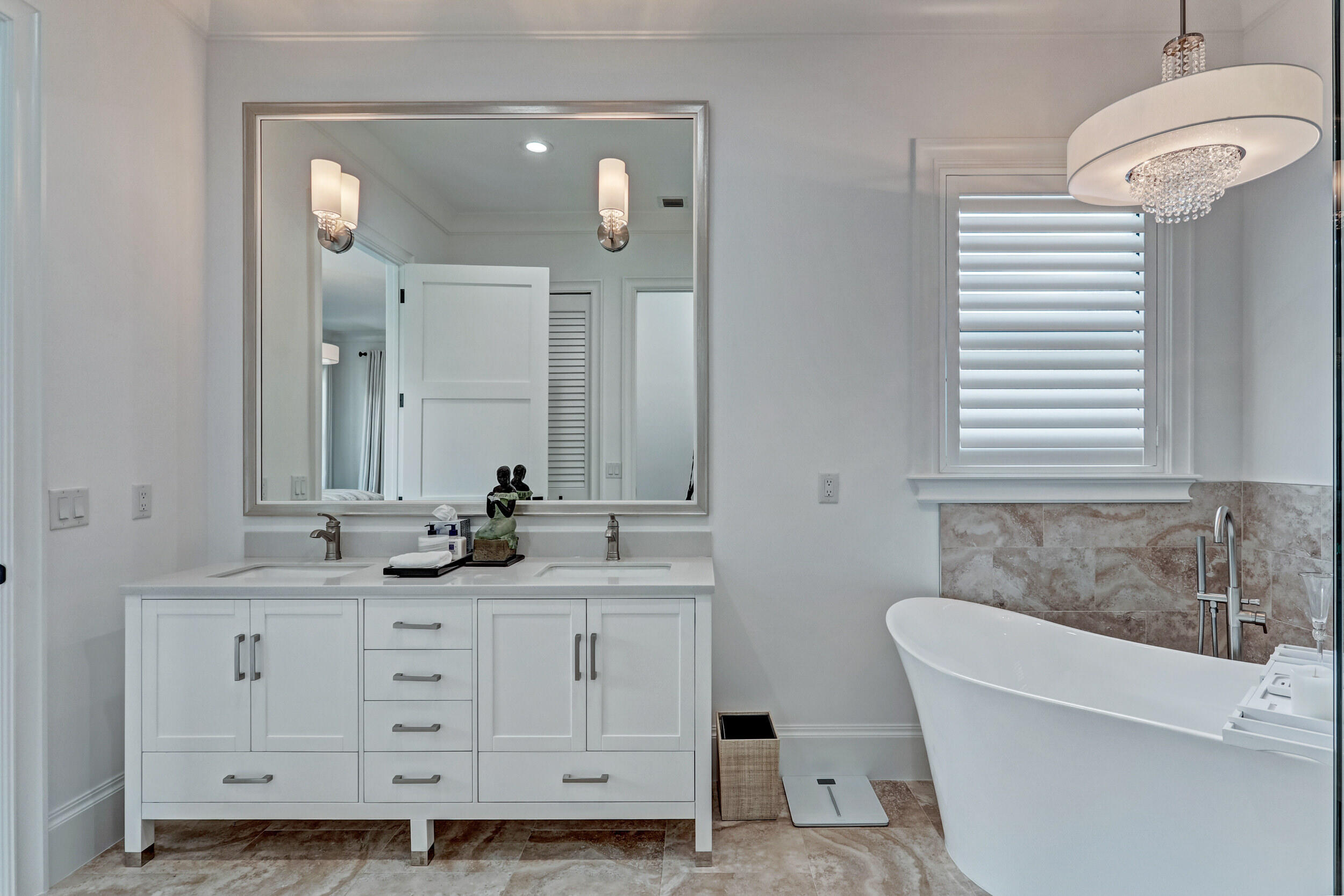 LITTLE RANCHES IN - Residential