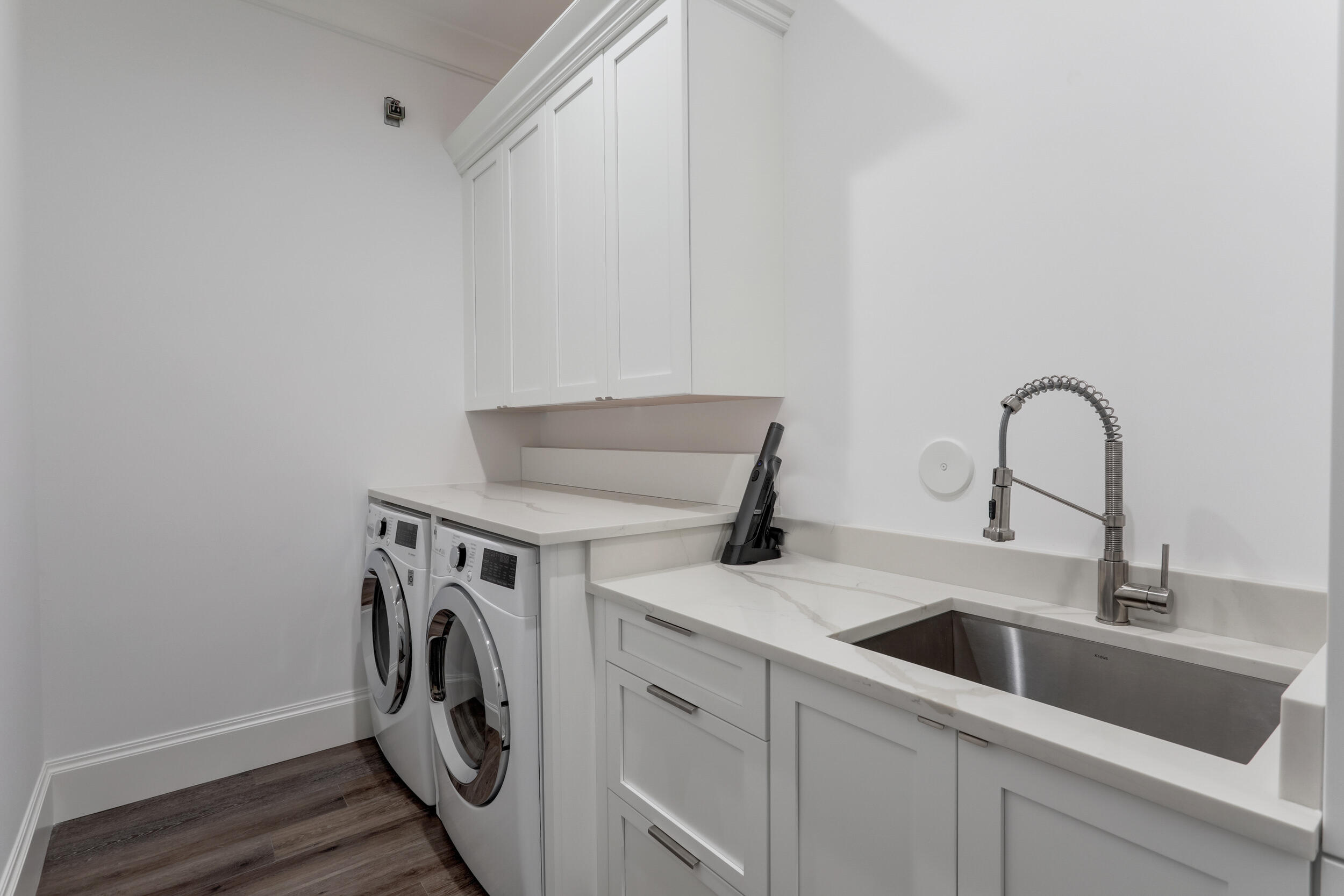 LITTLE RANCHES IN - Residential