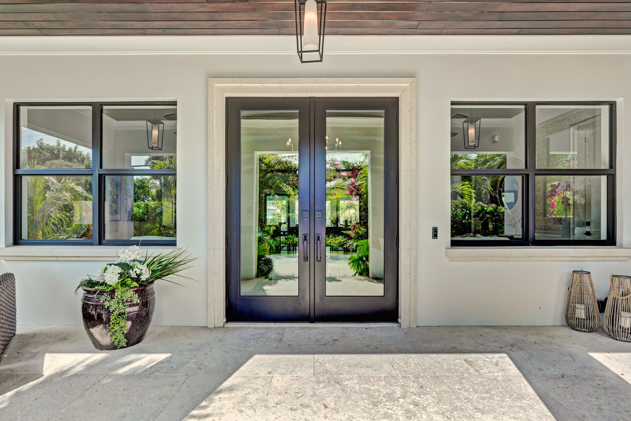 LITTLE RANCHES IN - Residential