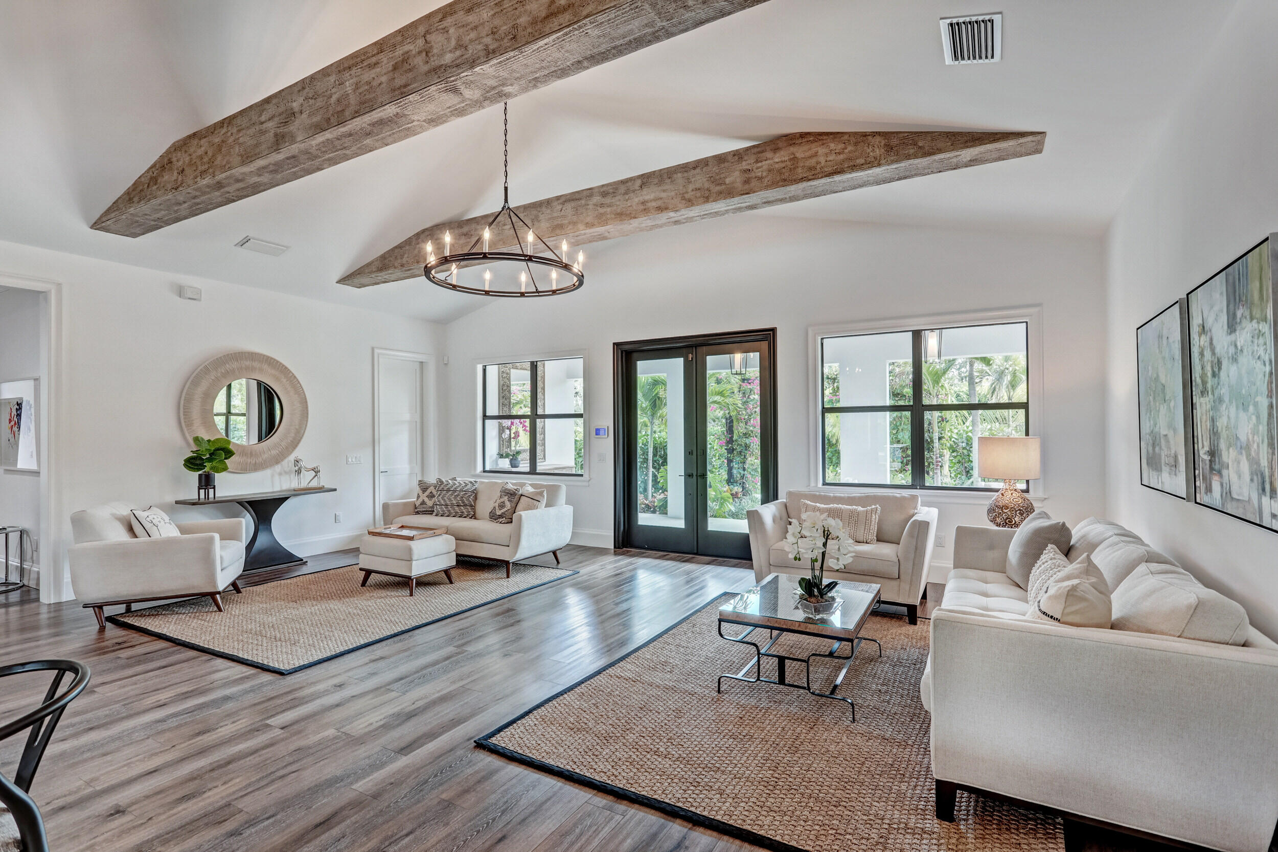 LITTLE RANCHES IN - Residential