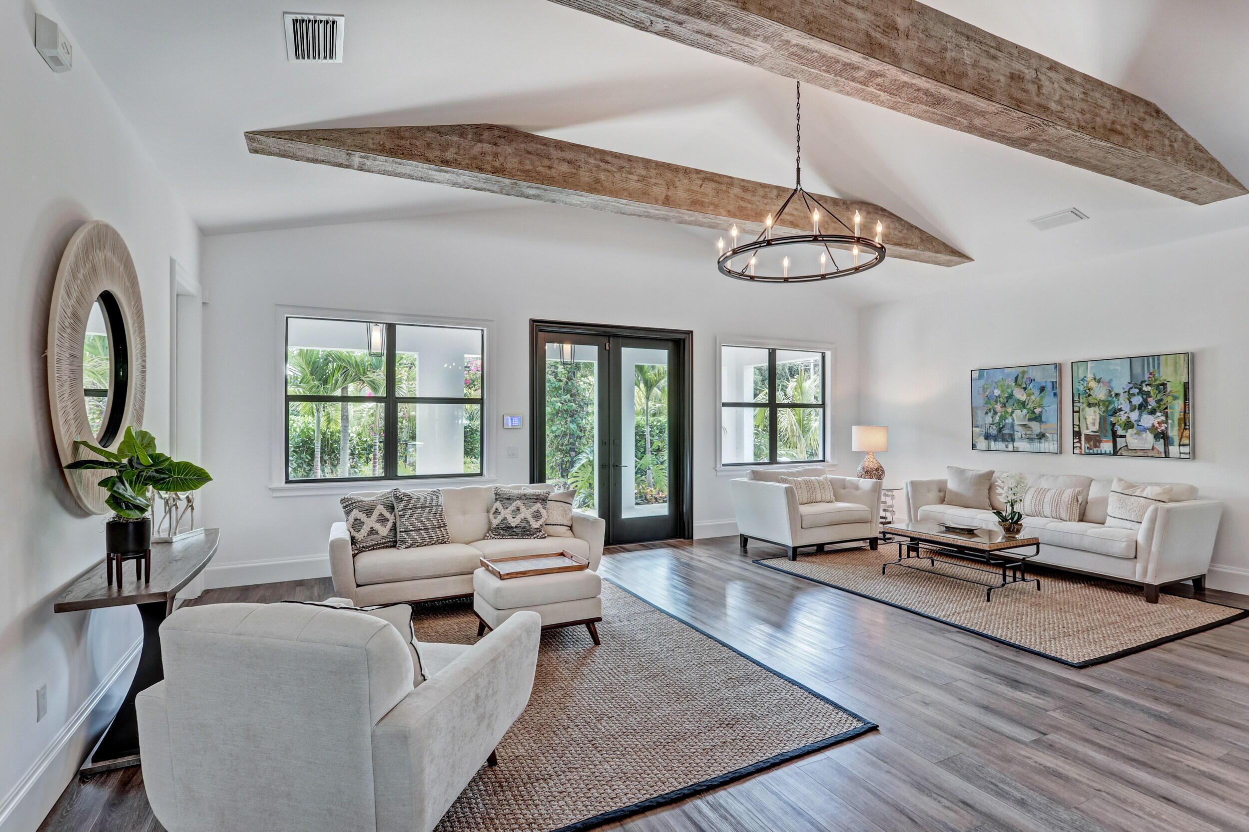 LITTLE RANCHES IN - Residential