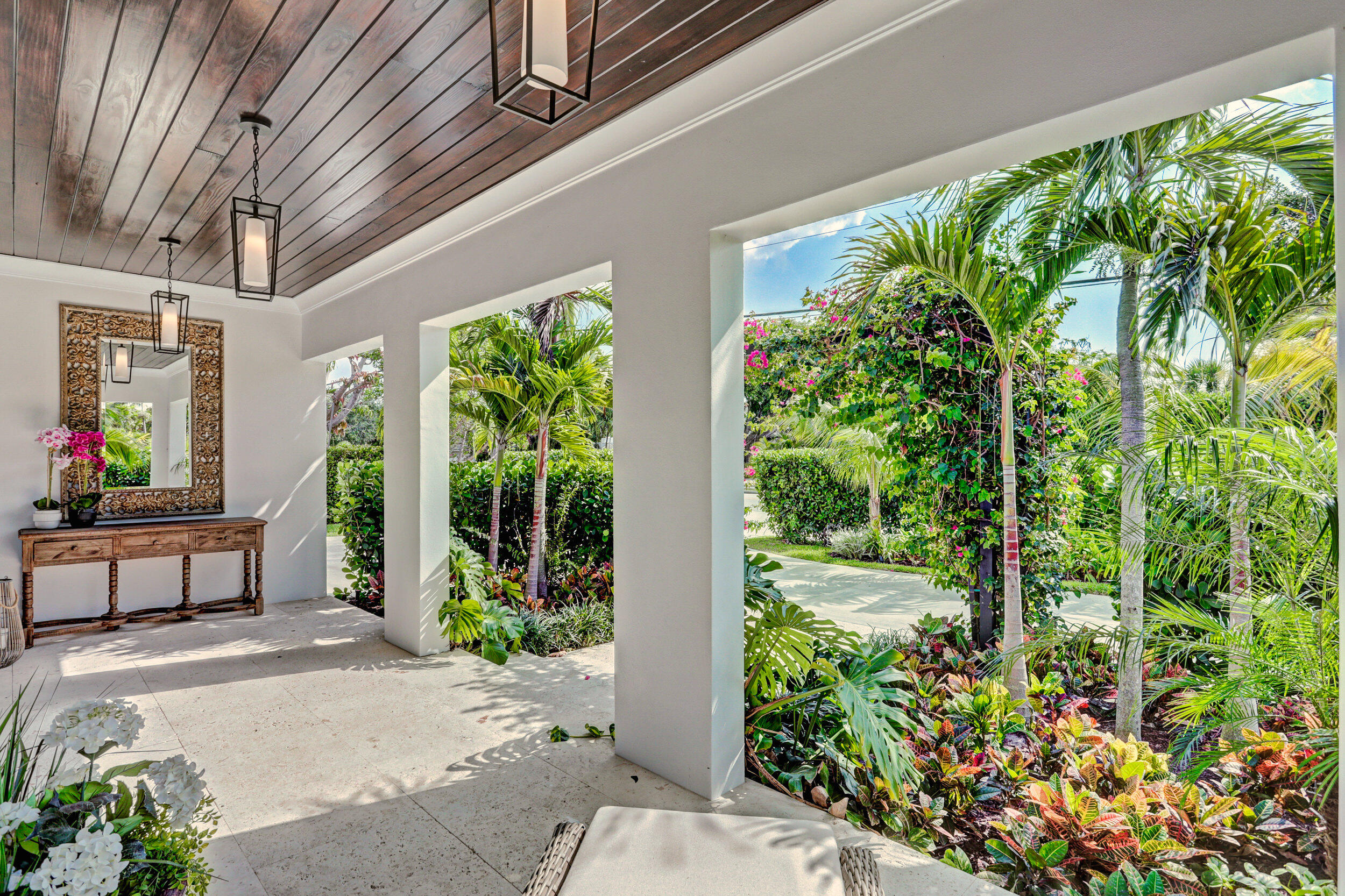 LITTLE RANCHES IN - Residential