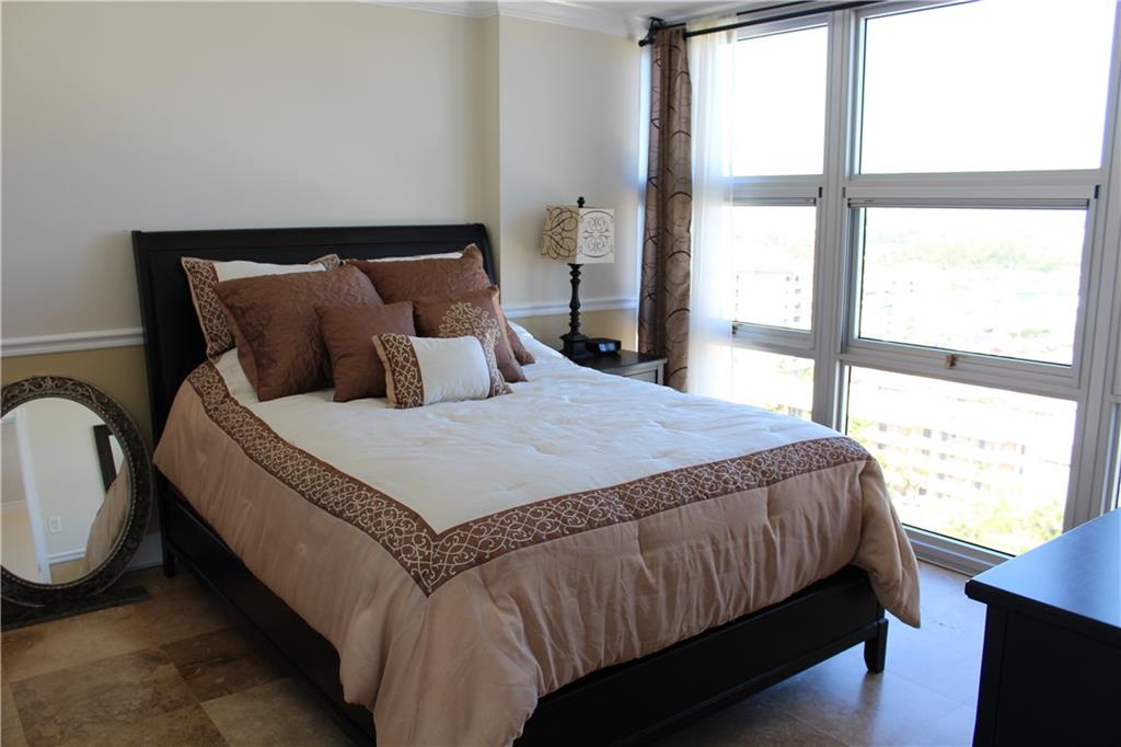 SILVER THATCH - Residential