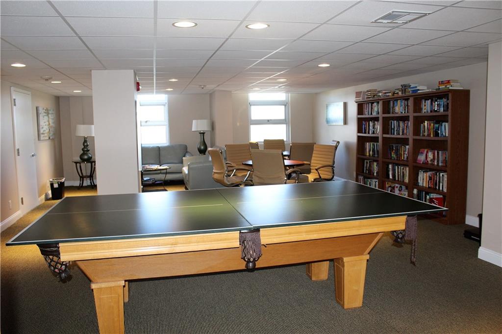 SILVER THATCH - Residential