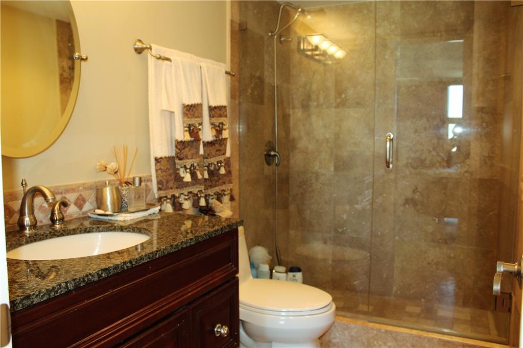 SILVER THATCH - Residential