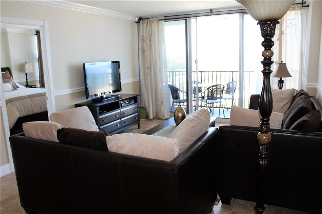 SILVER THATCH - Residential