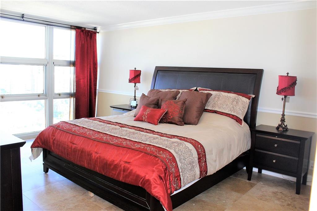 SILVER THATCH - Residential