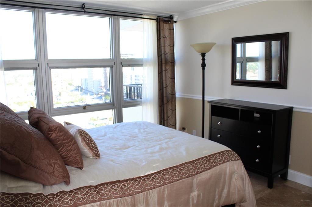 SILVER THATCH - Residential