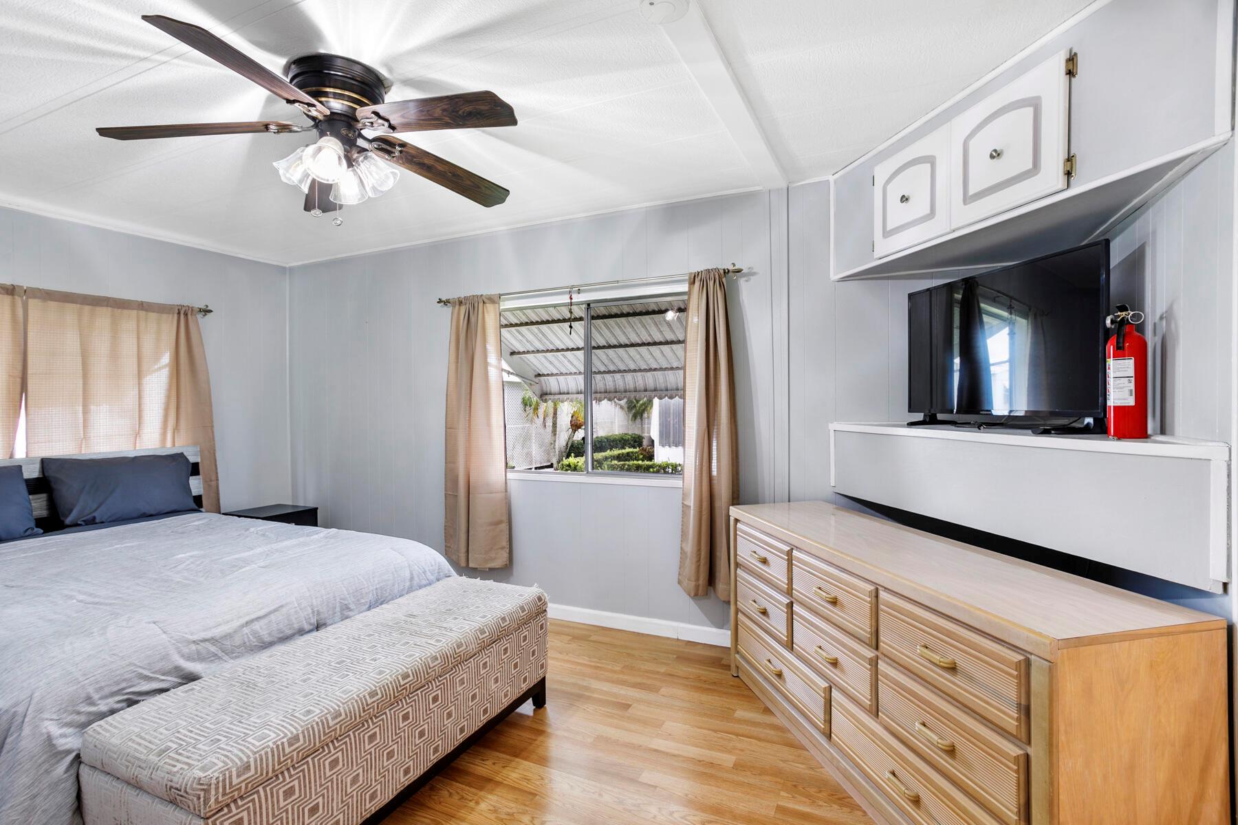 JAMAICA BAY MOBILE HOME C - Residential