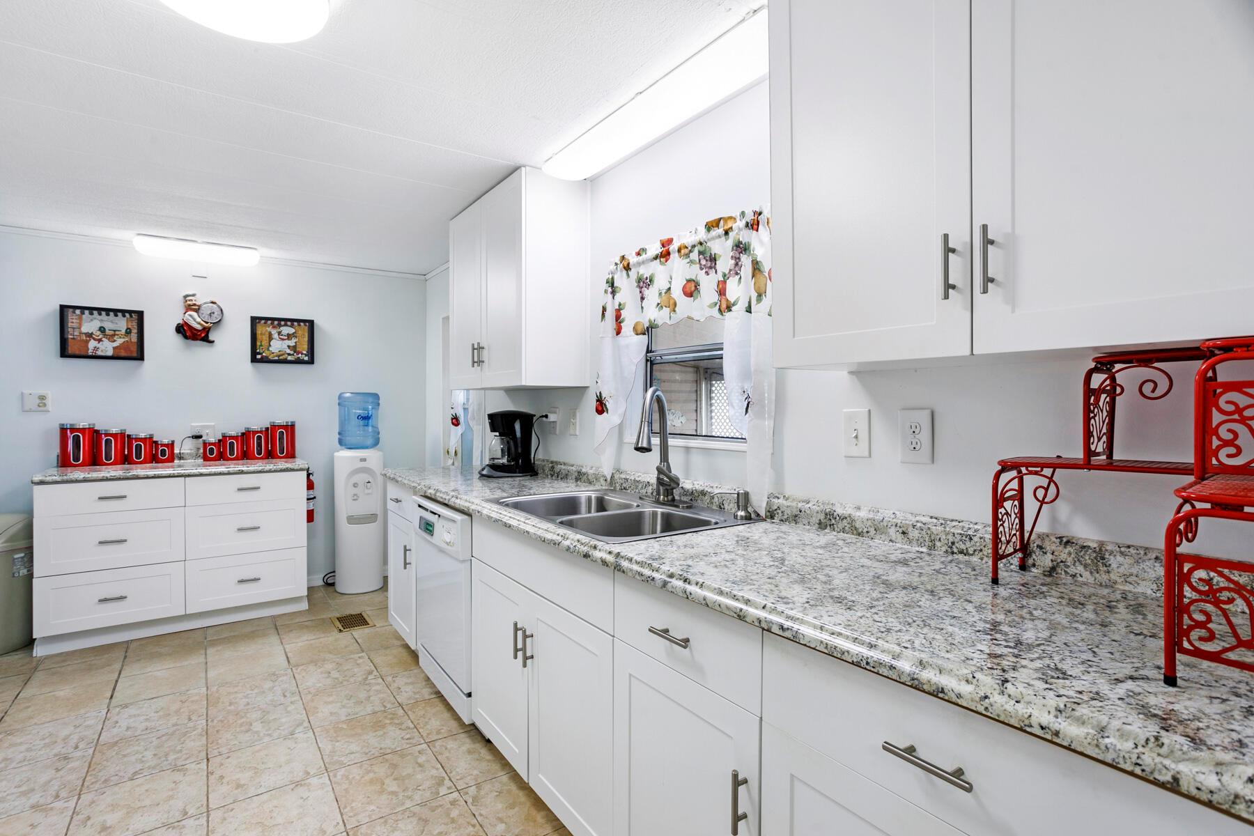 JAMAICA BAY MOBILE HOME C - Residential