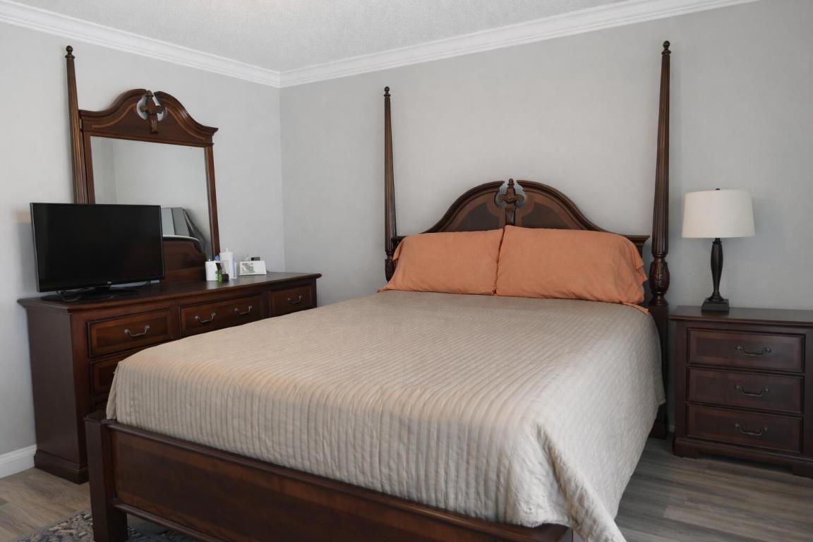 SUSSEX CONDO - Residential