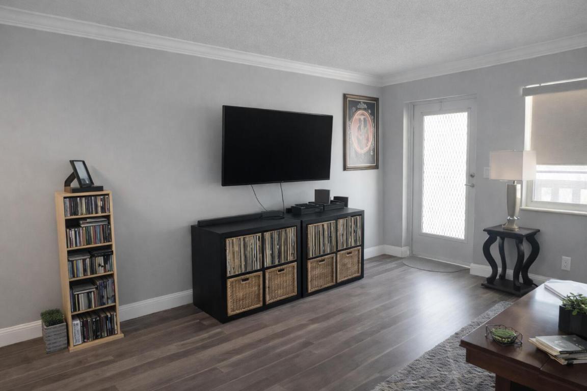 SUSSEX CONDO - Residential