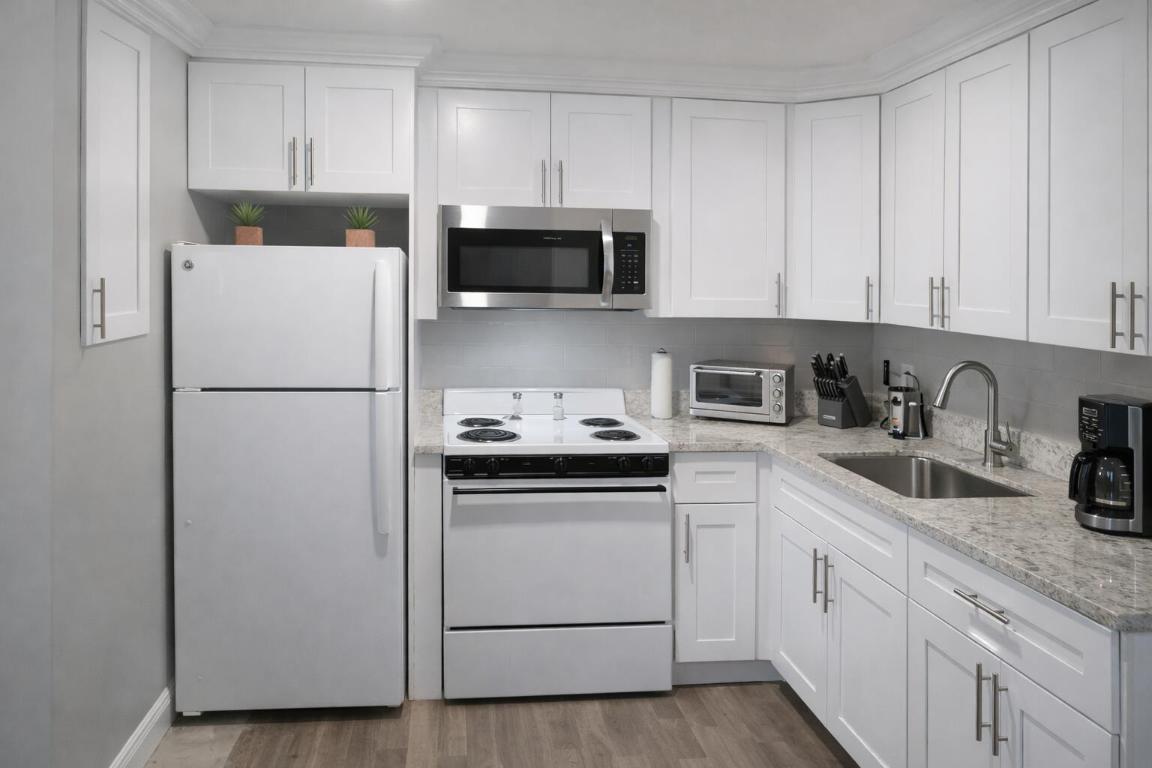 SUSSEX CONDO - Residential