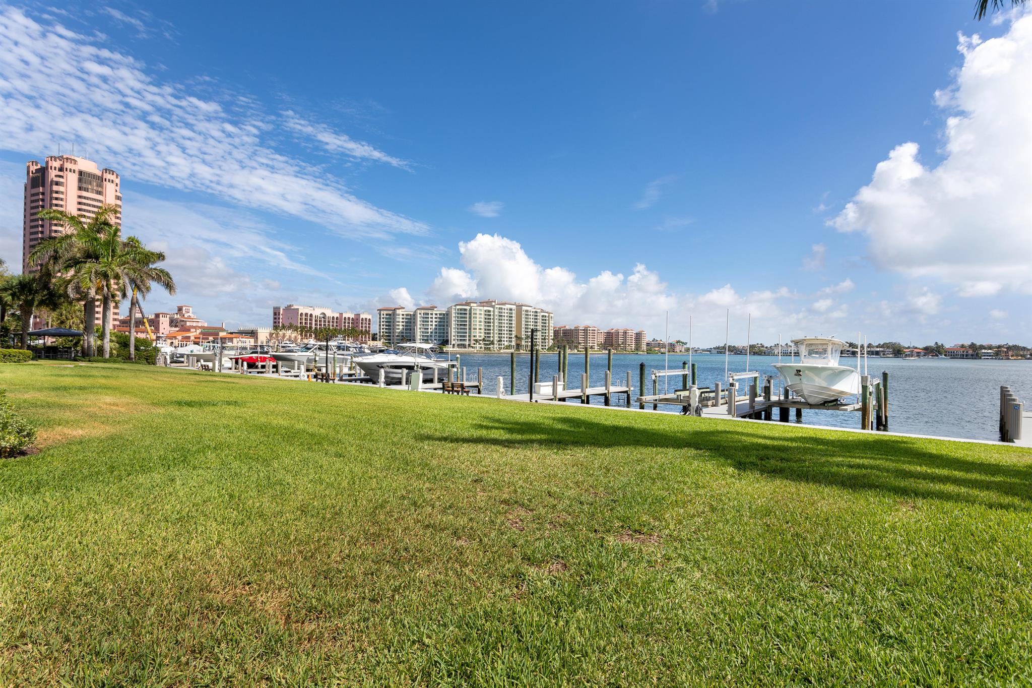 LAKE HOUSE SOUTH - Residential