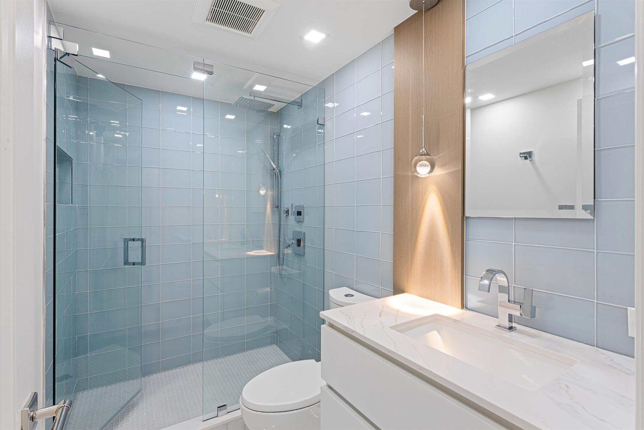 LAKE HOUSE SOUTH - Residential