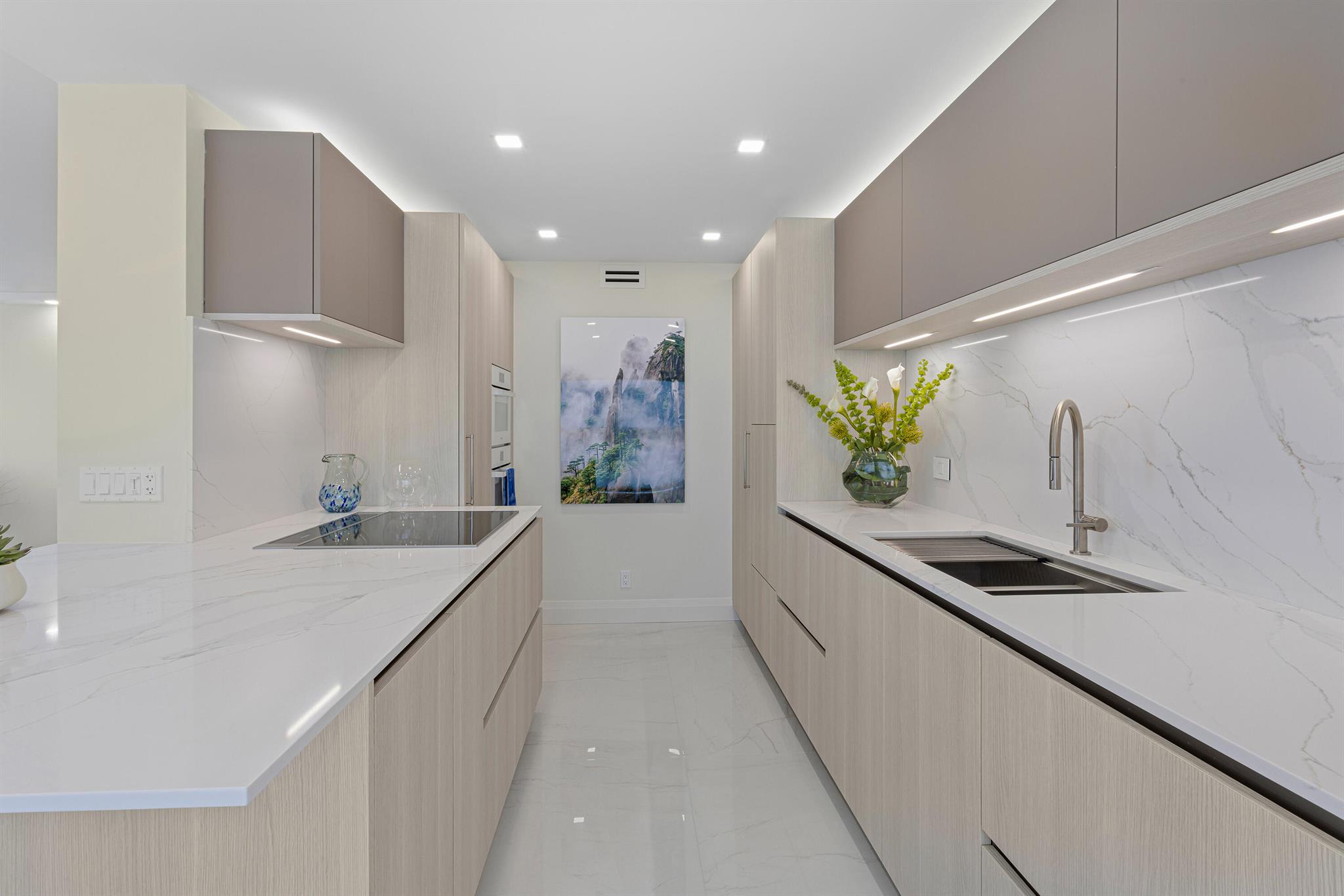 LAKE HOUSE SOUTH - Residential