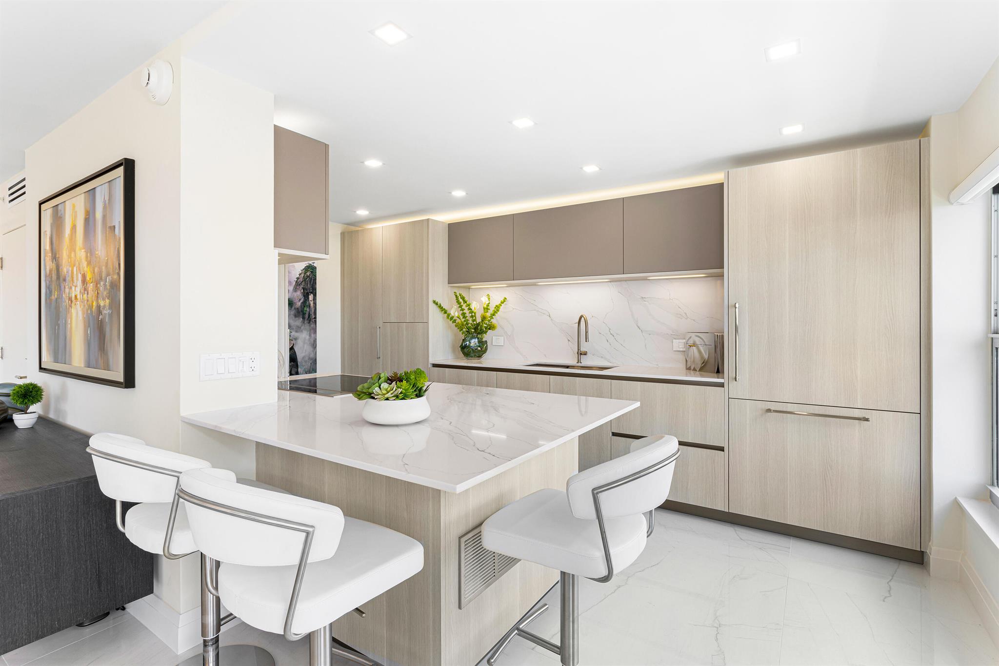 LAKE HOUSE SOUTH - Residential