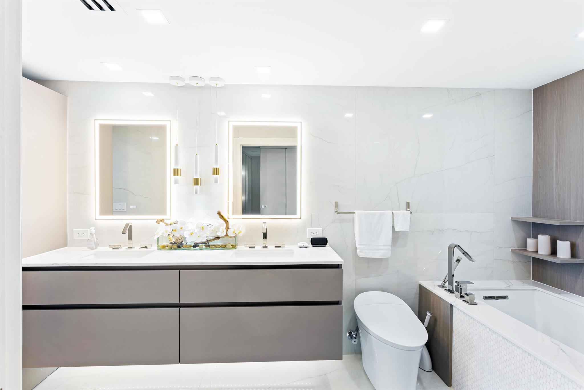 LAKE HOUSE SOUTH - Residential