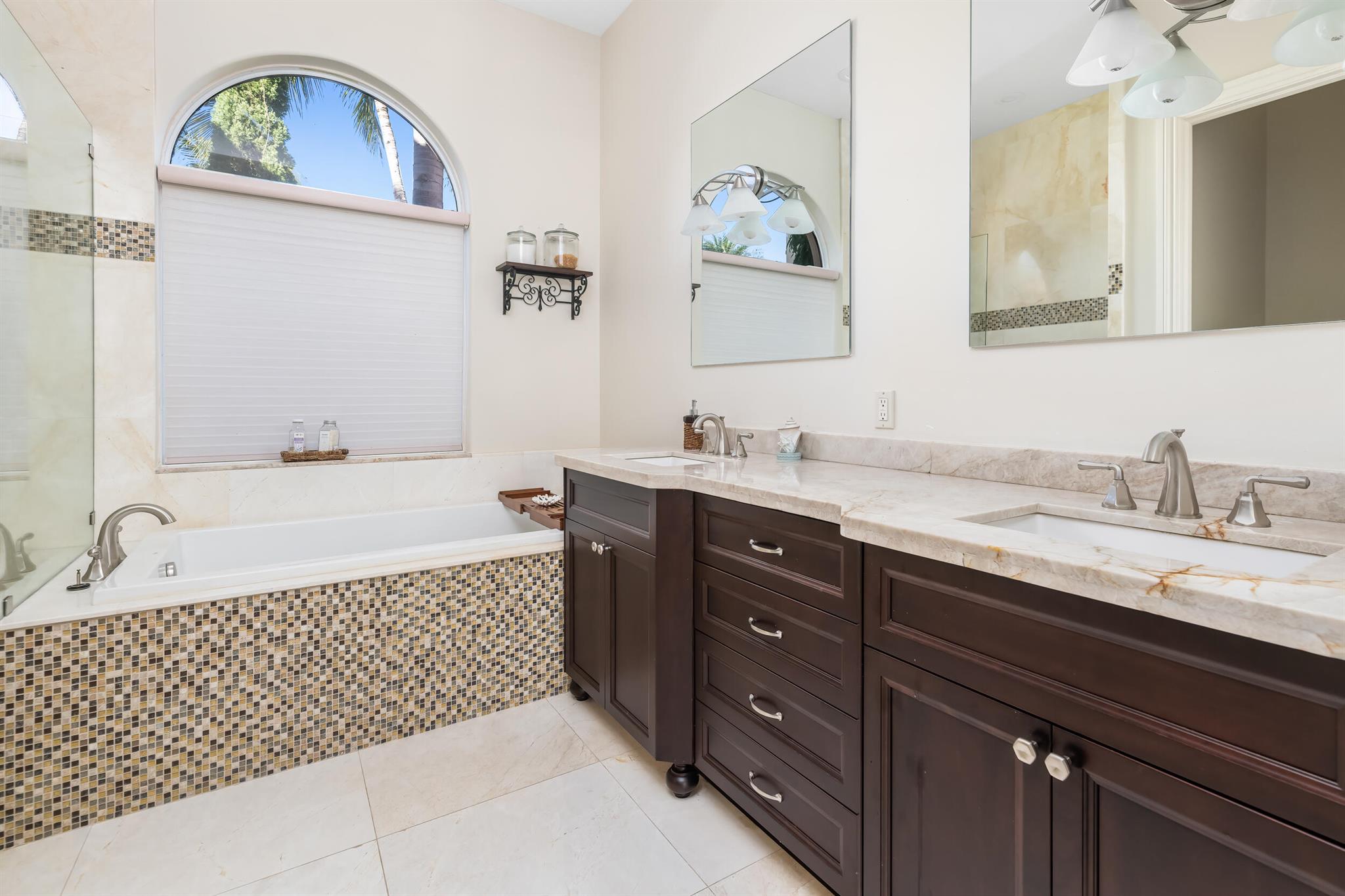 TROPIC ISLE 2ND SEC - Residential