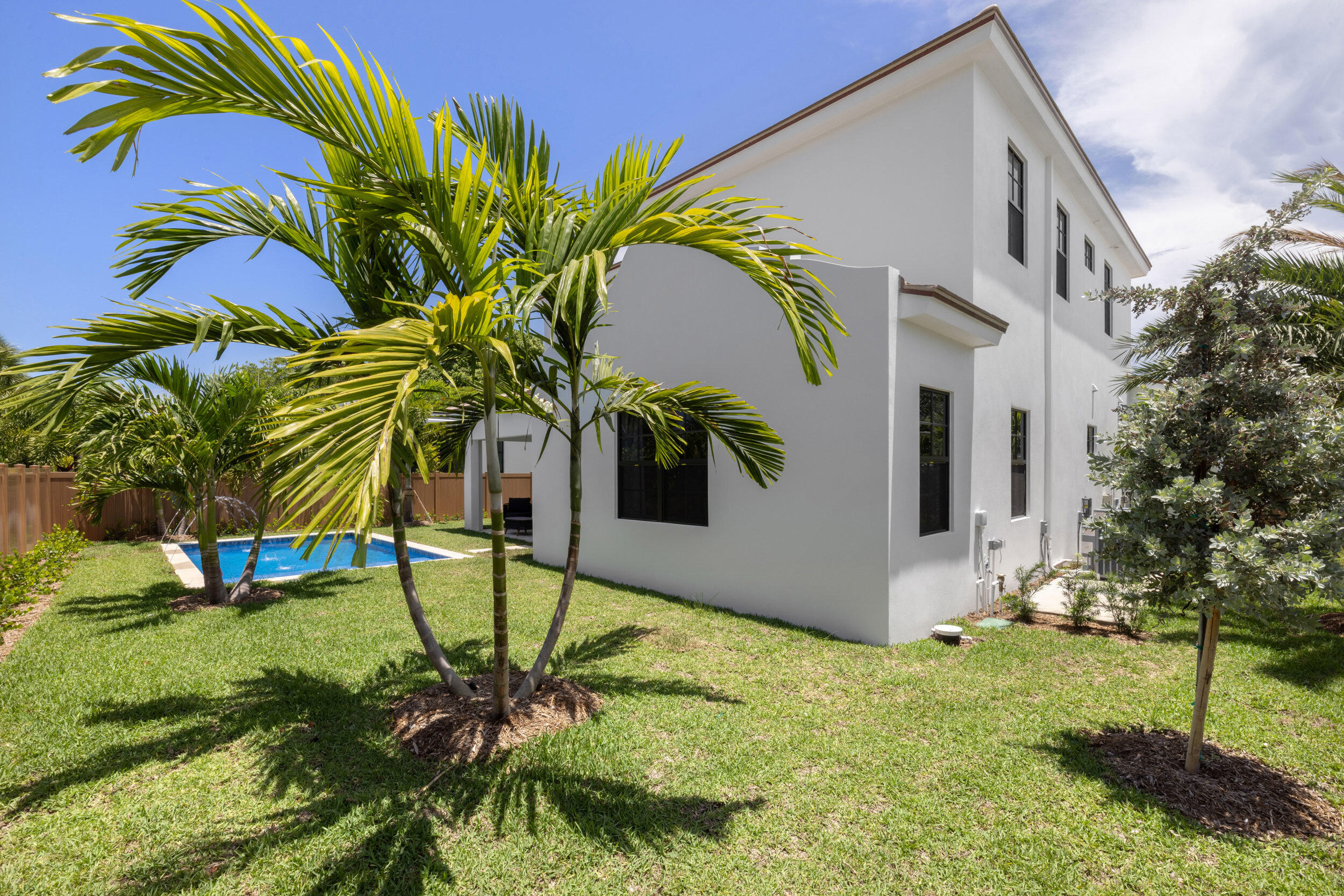 PALM BEACH SHORES - Residential