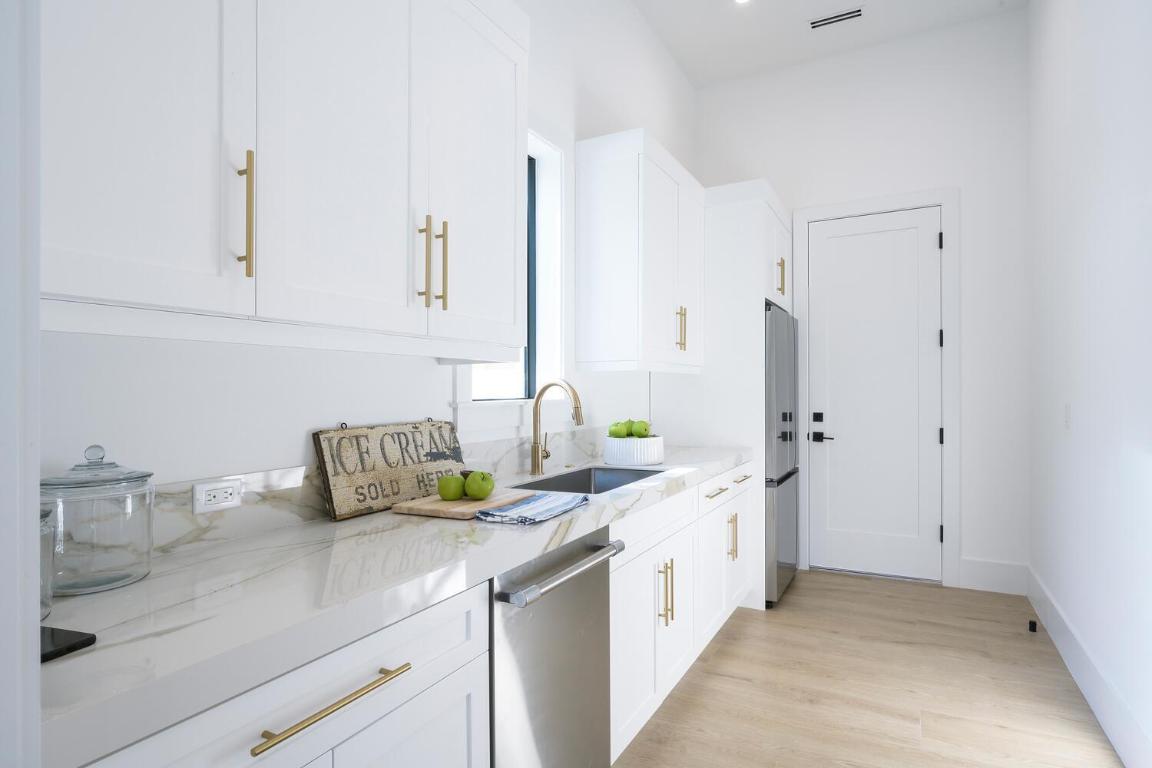 PALM BEACH LAKE WORTH ESTATES 2 - Residential