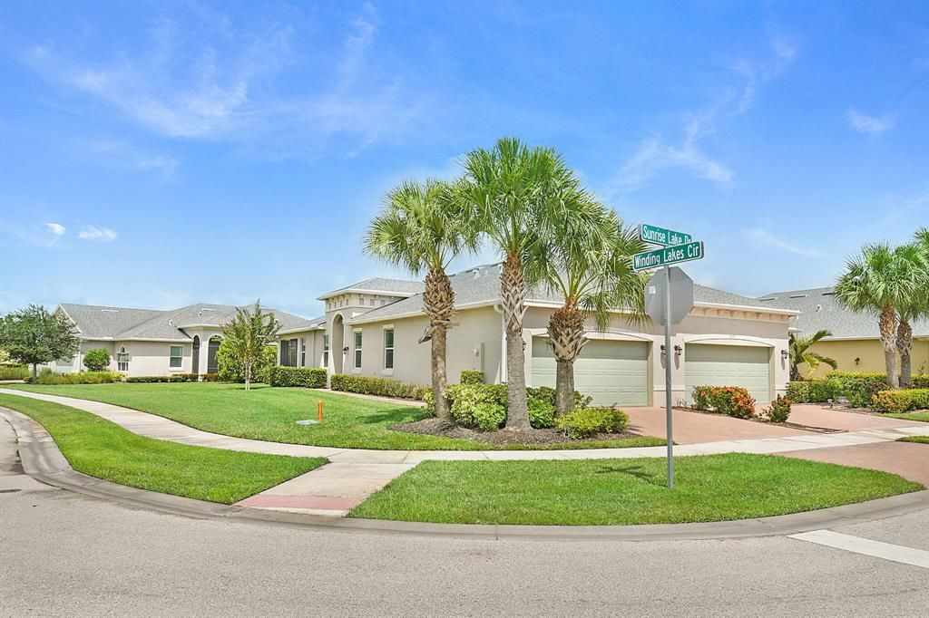 Photo of 11123 SW Sunrise Lake Drive, Port Saint Lucie, FL 34987 (MLS # R11124514)