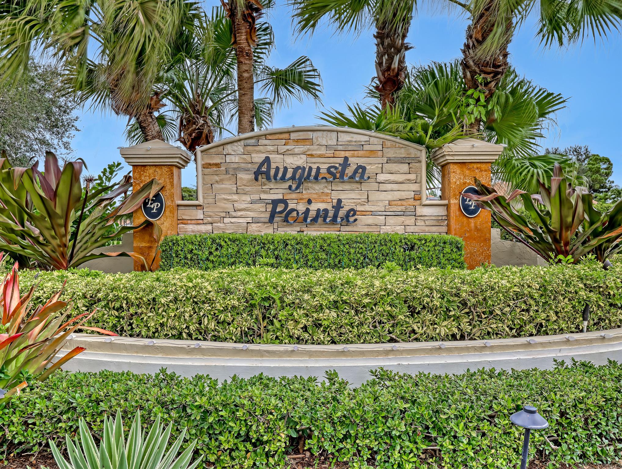 PGA RESORT COMMUNITY OF A - Residential