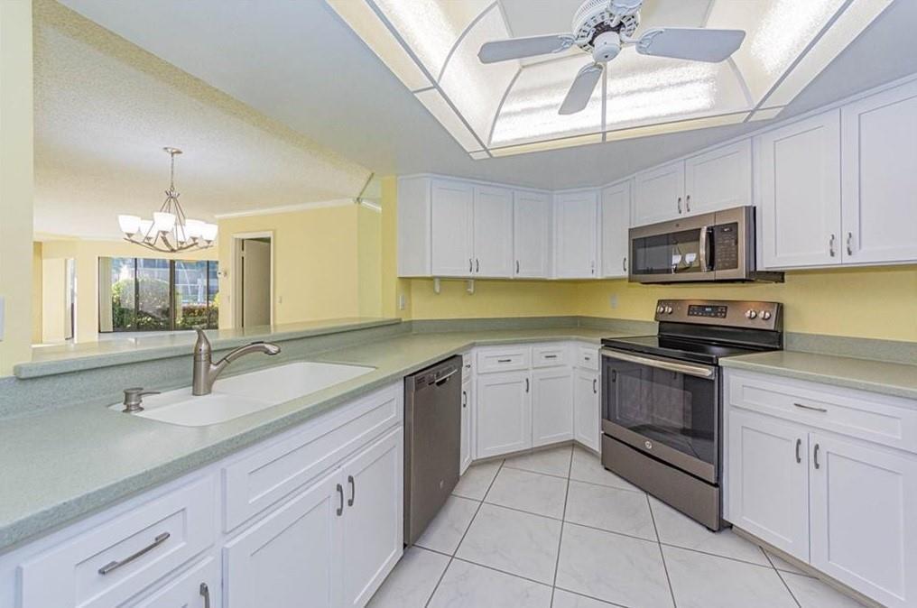 ''''''HARBOUR SIDE YACHT - Residential Lease