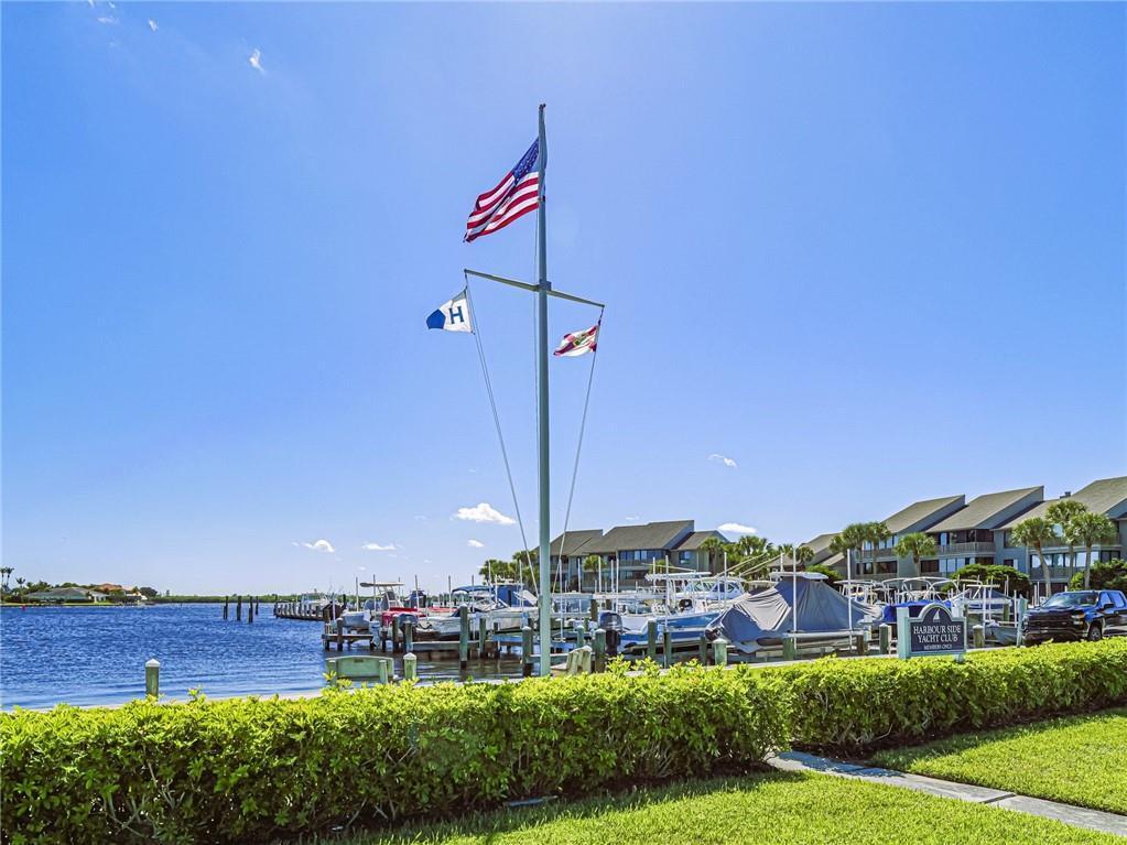 ''''''HARBOUR SIDE YACHT - Residential Lease