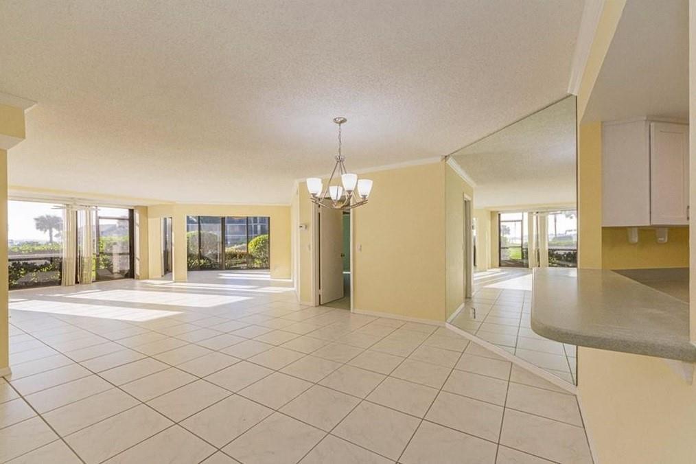 ''''''HARBOUR SIDE YACHT - Residential Lease