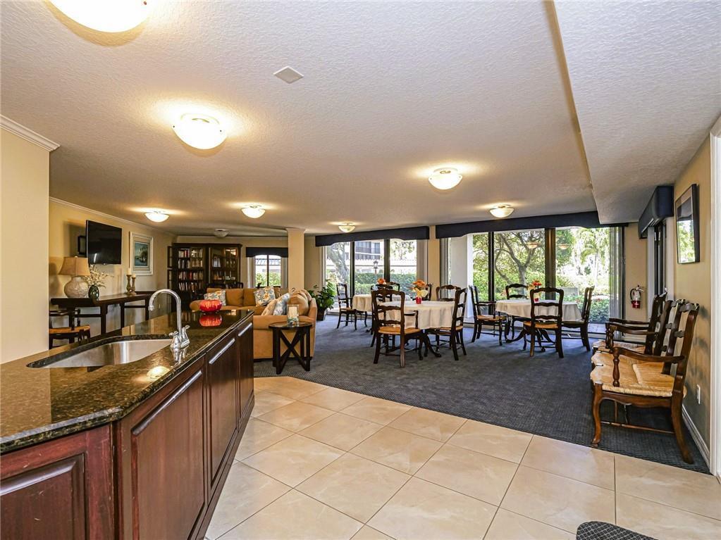 ''''''HARBOUR SIDE YACHT - Residential Lease