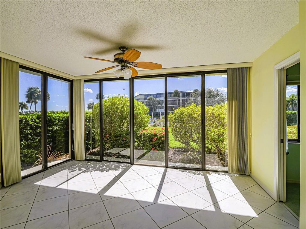 ''''''HARBOUR SIDE YACHT - Residential Lease