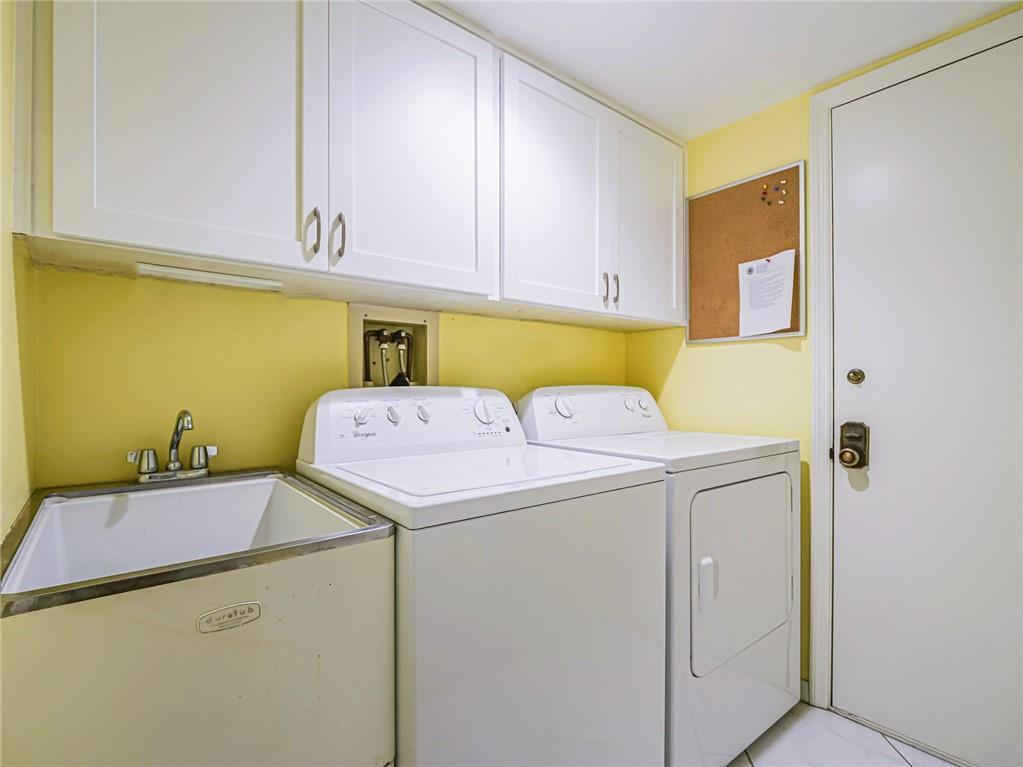 ''''''HARBOUR SIDE YACHT - Residential Lease